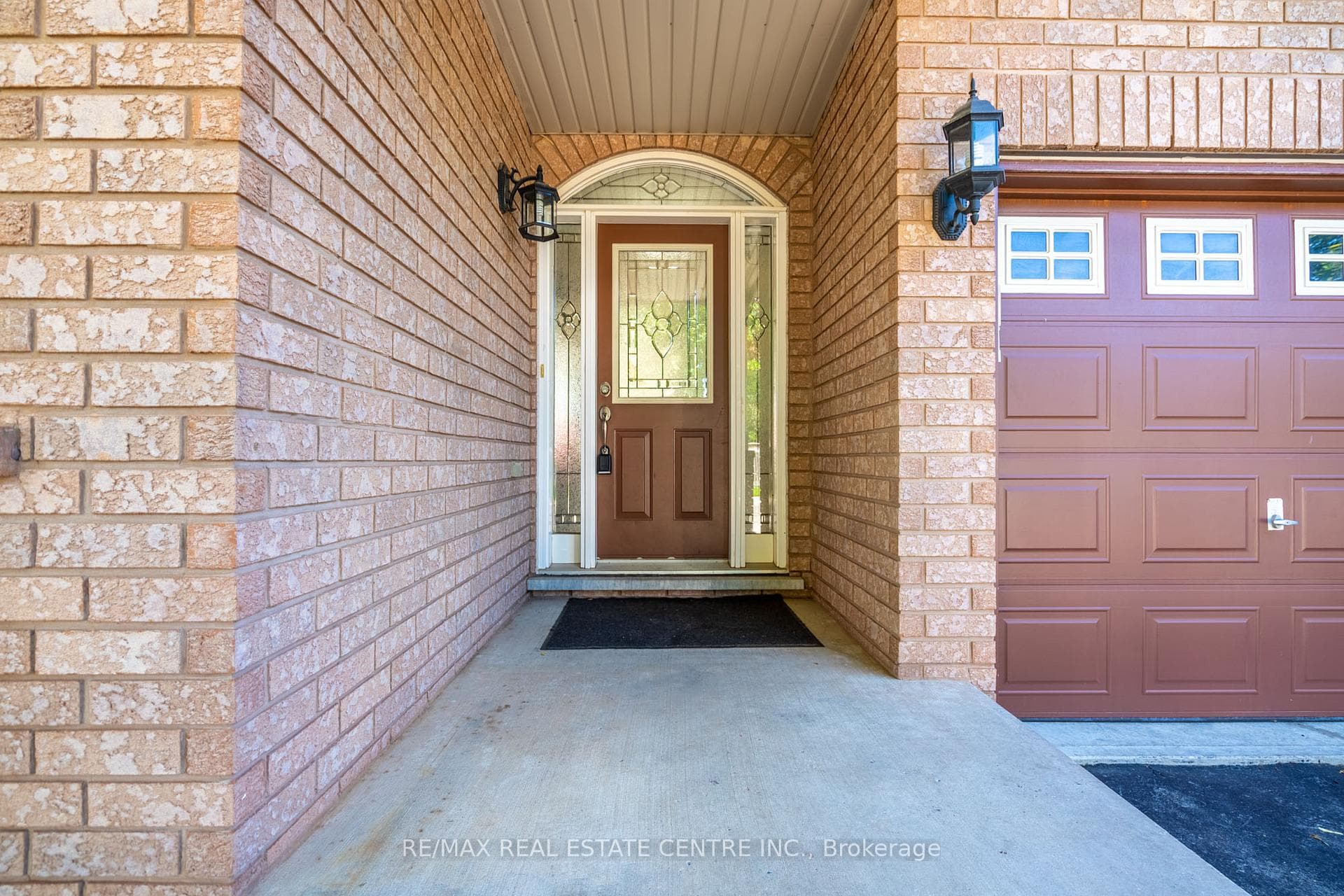 2194 Austin Court photo 3