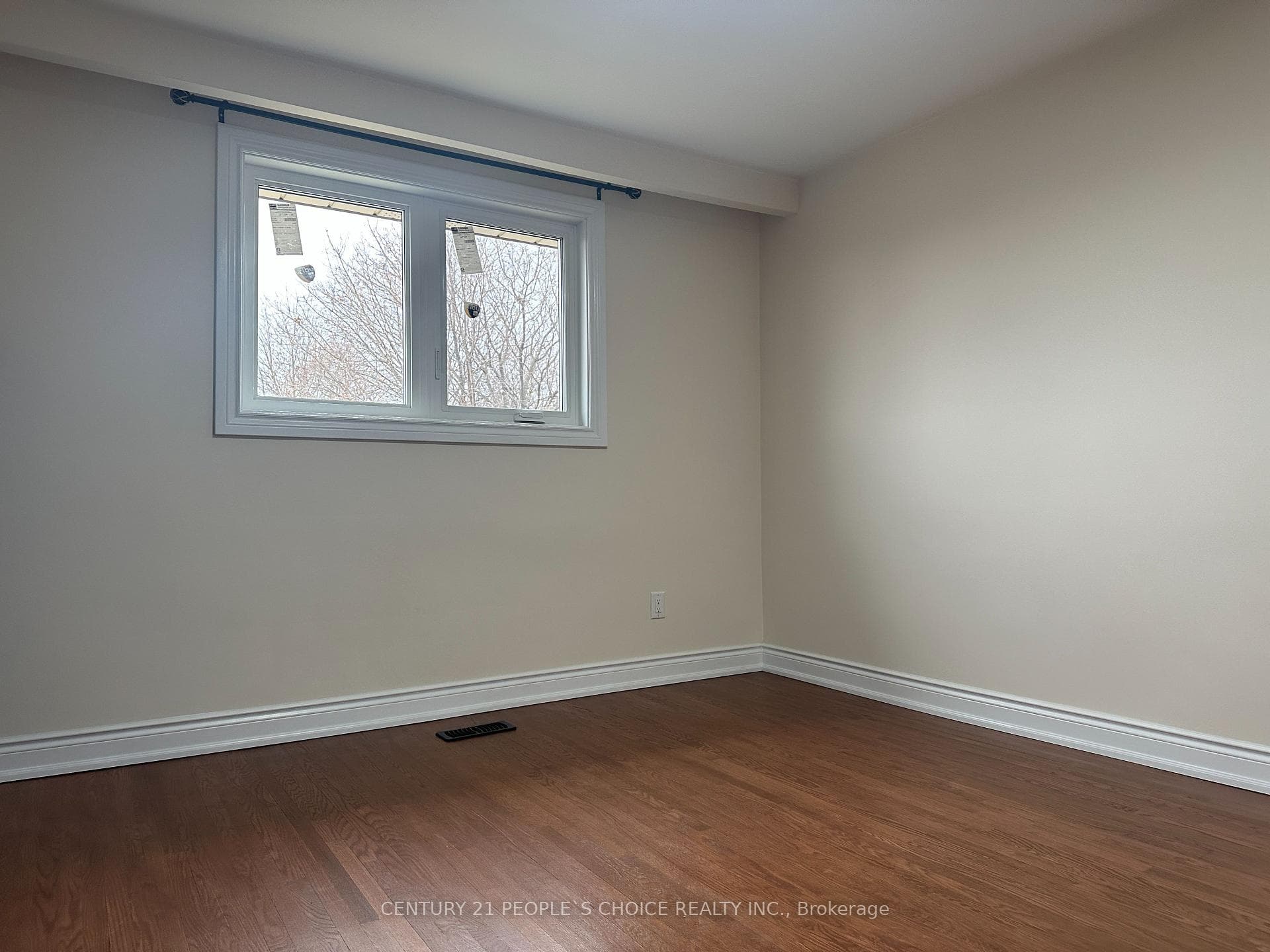 7490 Middleshire Drive photo 25