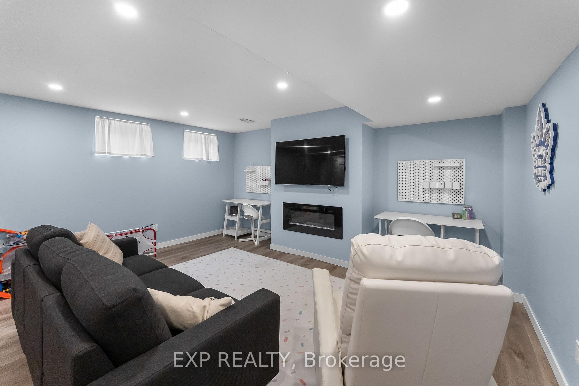55 Hatt Court photo 32