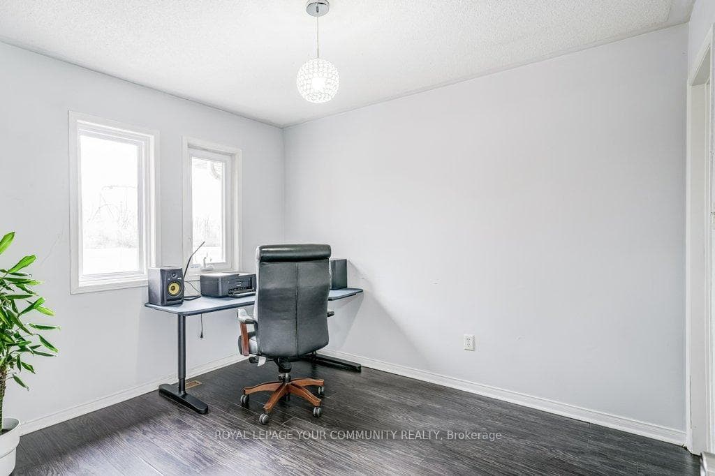 115 Wildberry Crescent photo 27