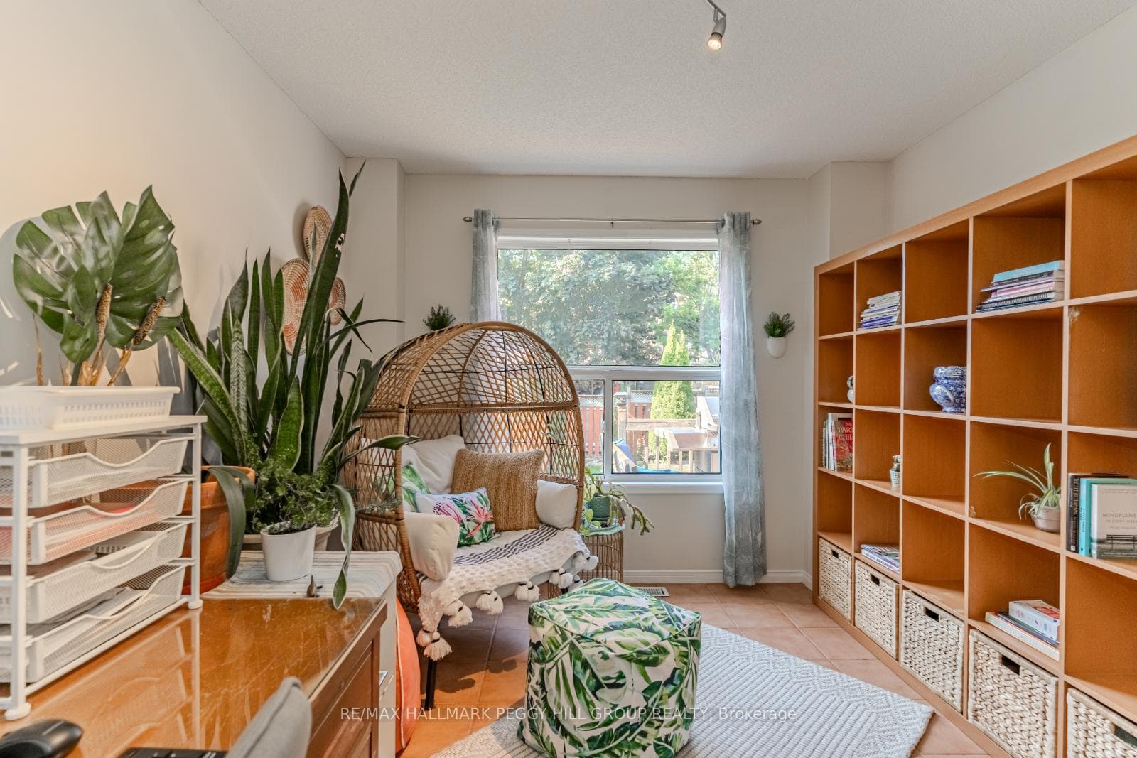 48 Loon Avenue photo 7