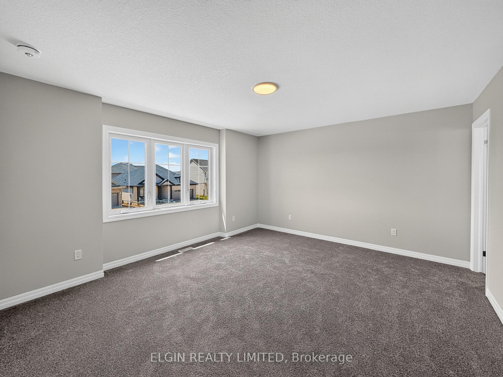30 Hemlock Crescent photo 12
