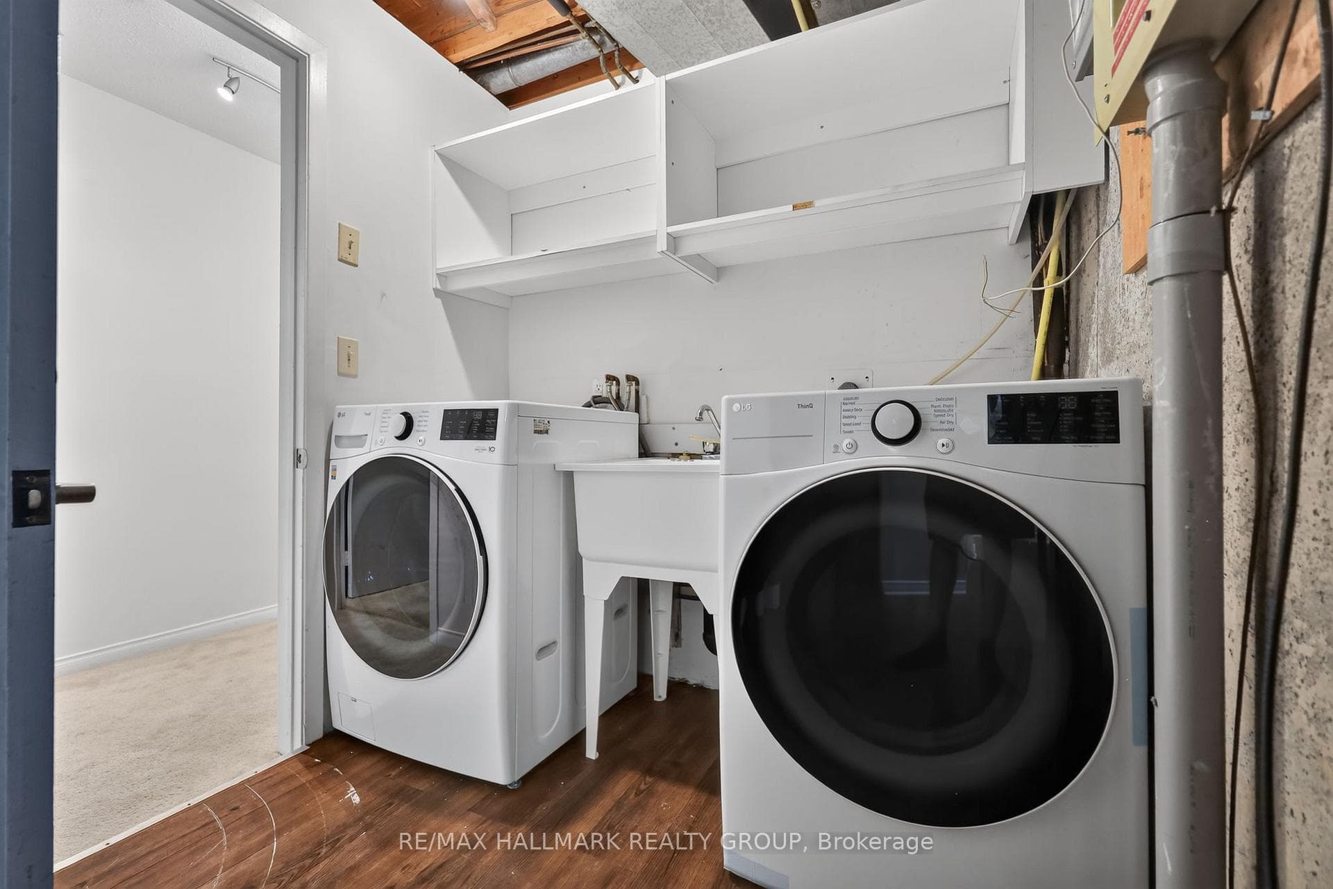 290 CATHCART Street Unit 22 photo 36