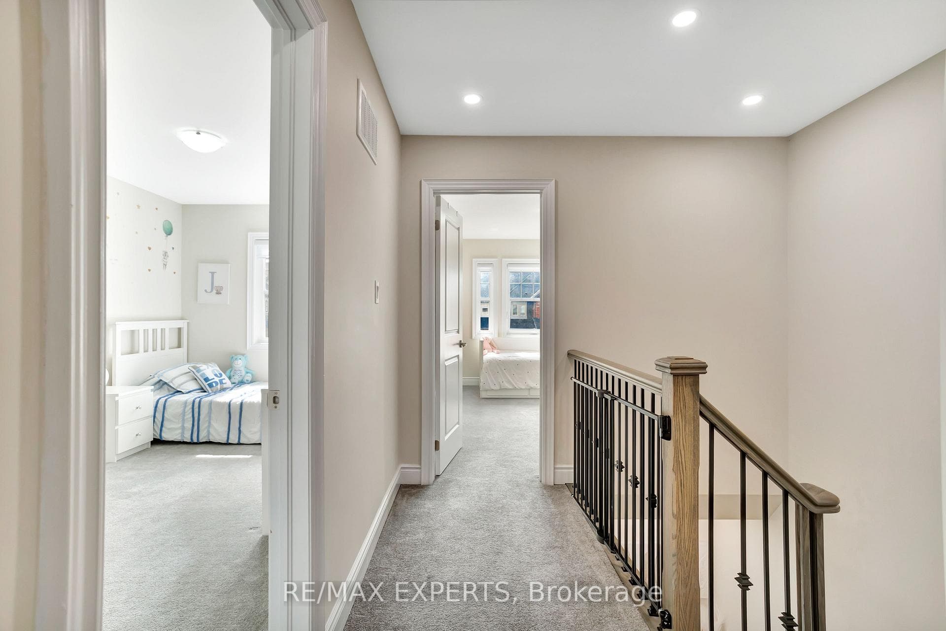 72 Lorne Thomas Place photo 23
