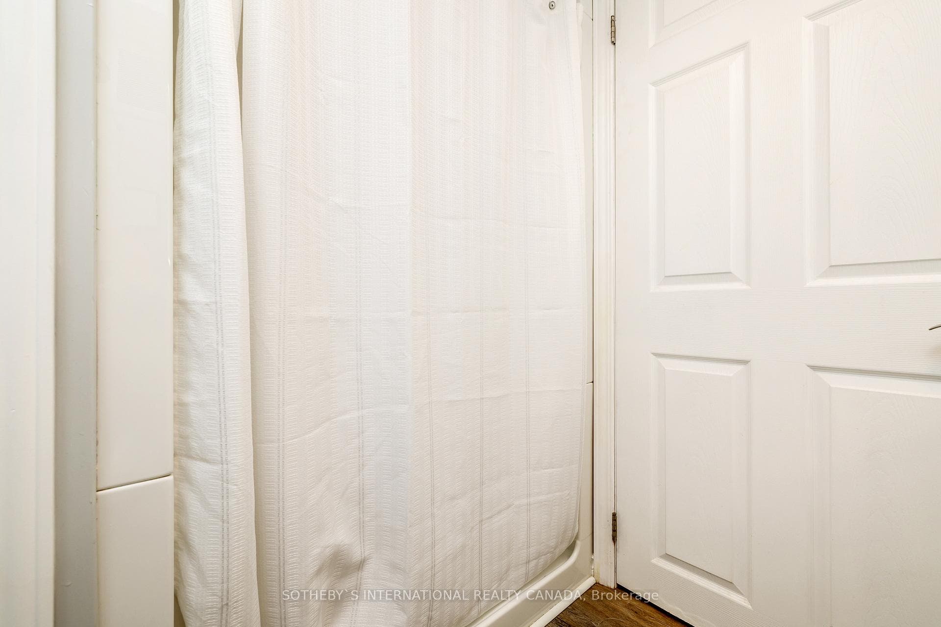 88 Adeline Avenue photo 29