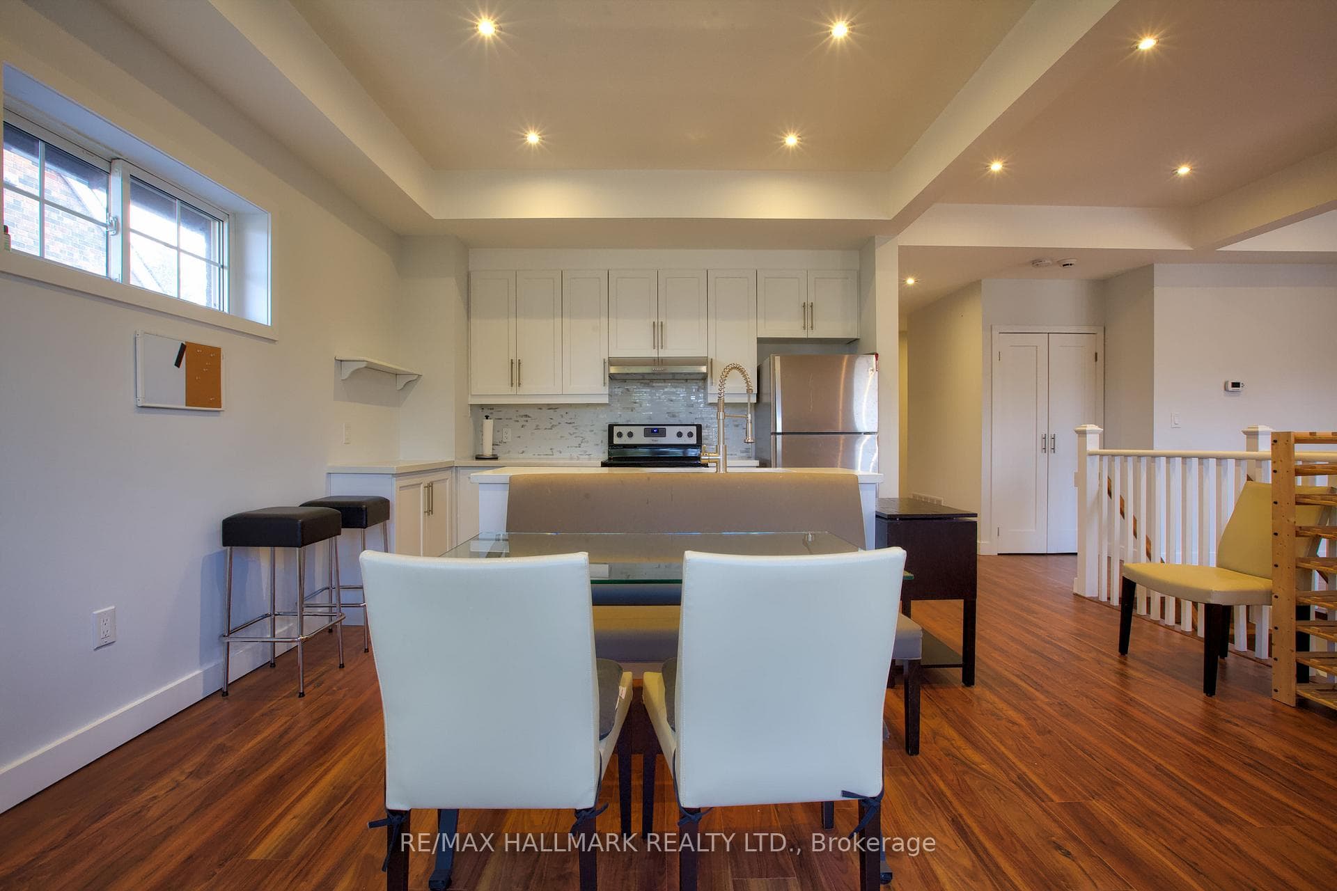 73 Lawrence Avenue Unit 2 photo 7
