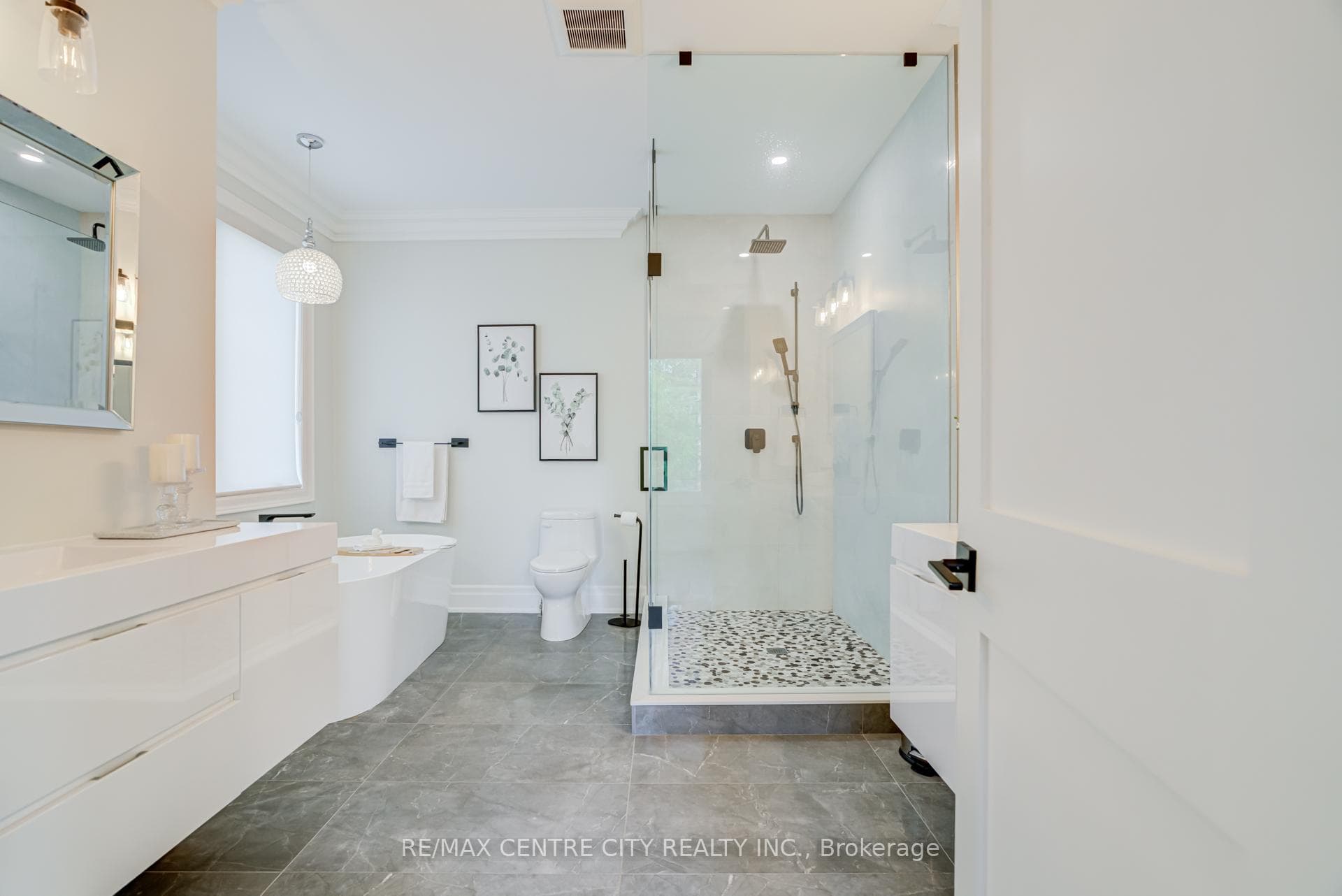 301 Martin Street photo 25