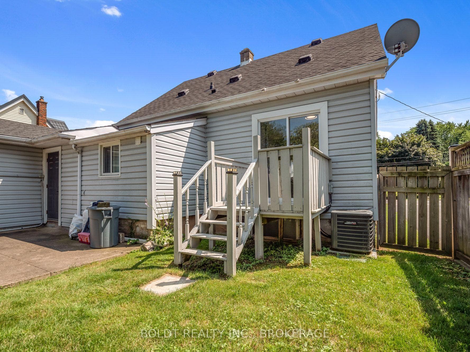 642 PENNER Road photo 23