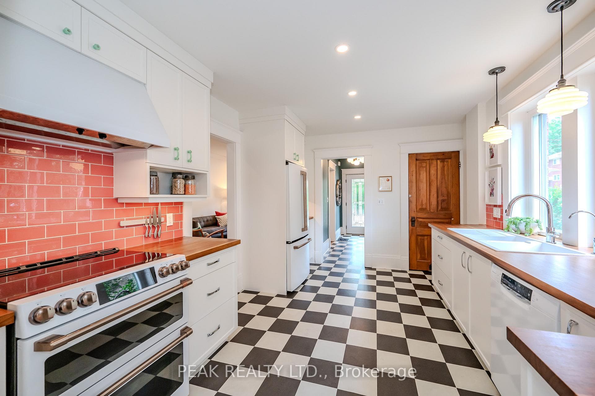 229 Duke Street photo 14