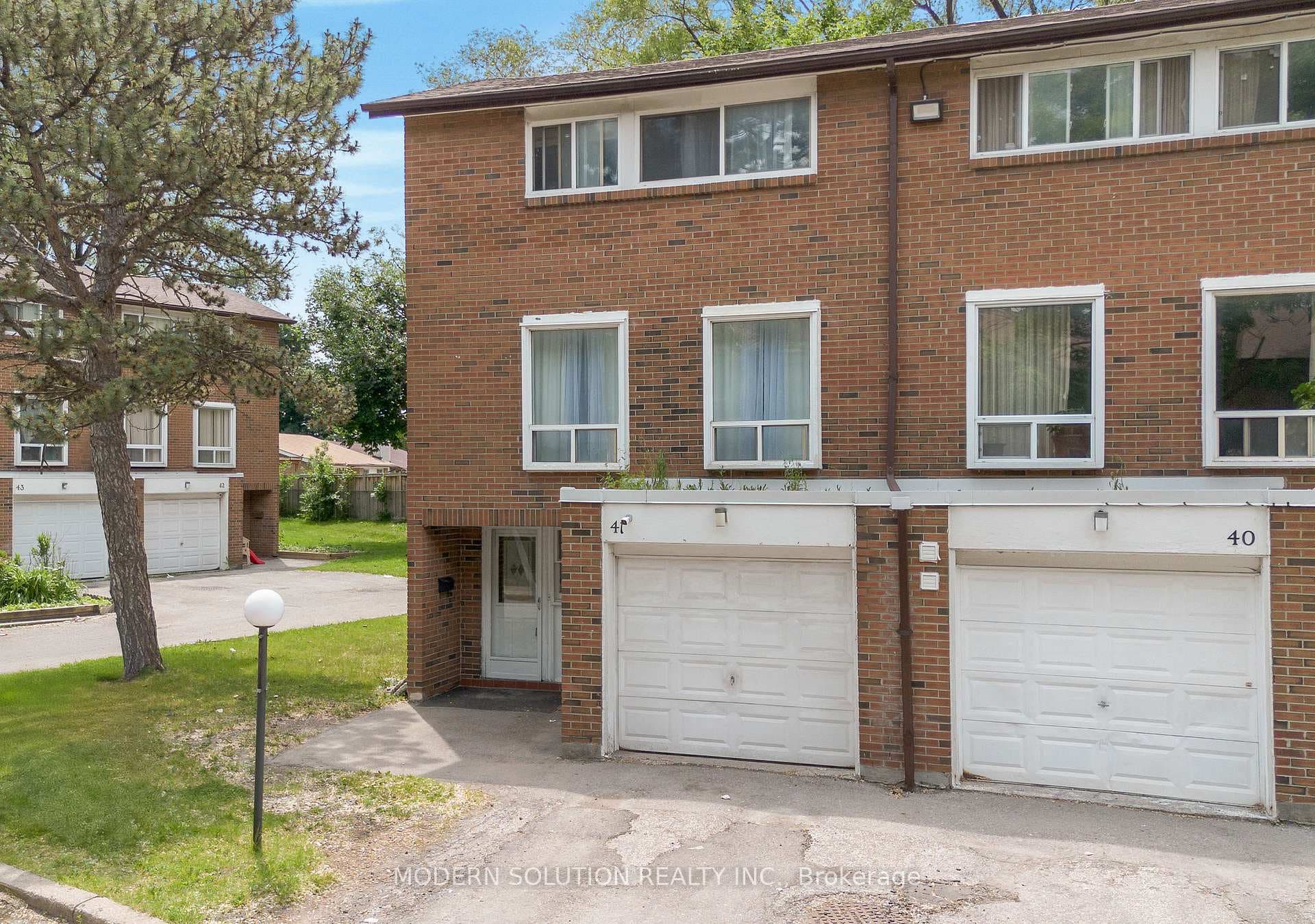 1559 Albion Road Unit 41 photo 32