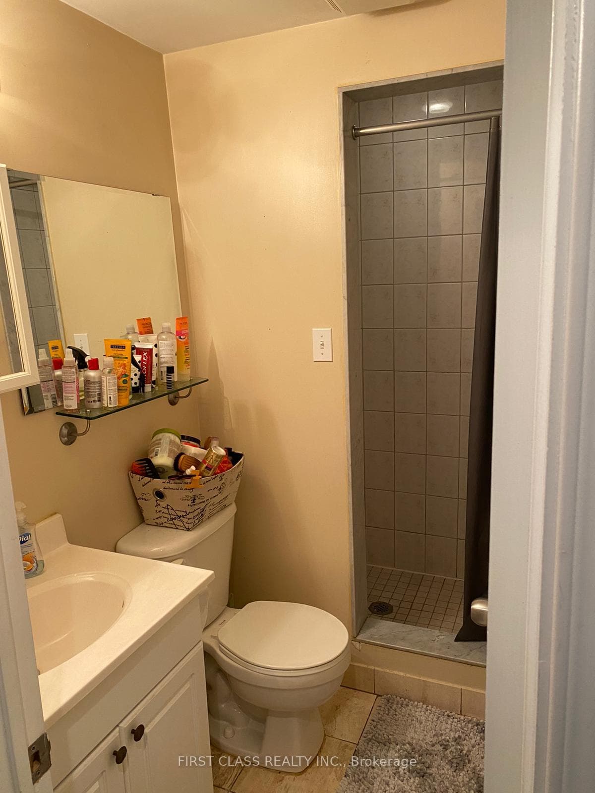 631 Roselaire Trail photo 15