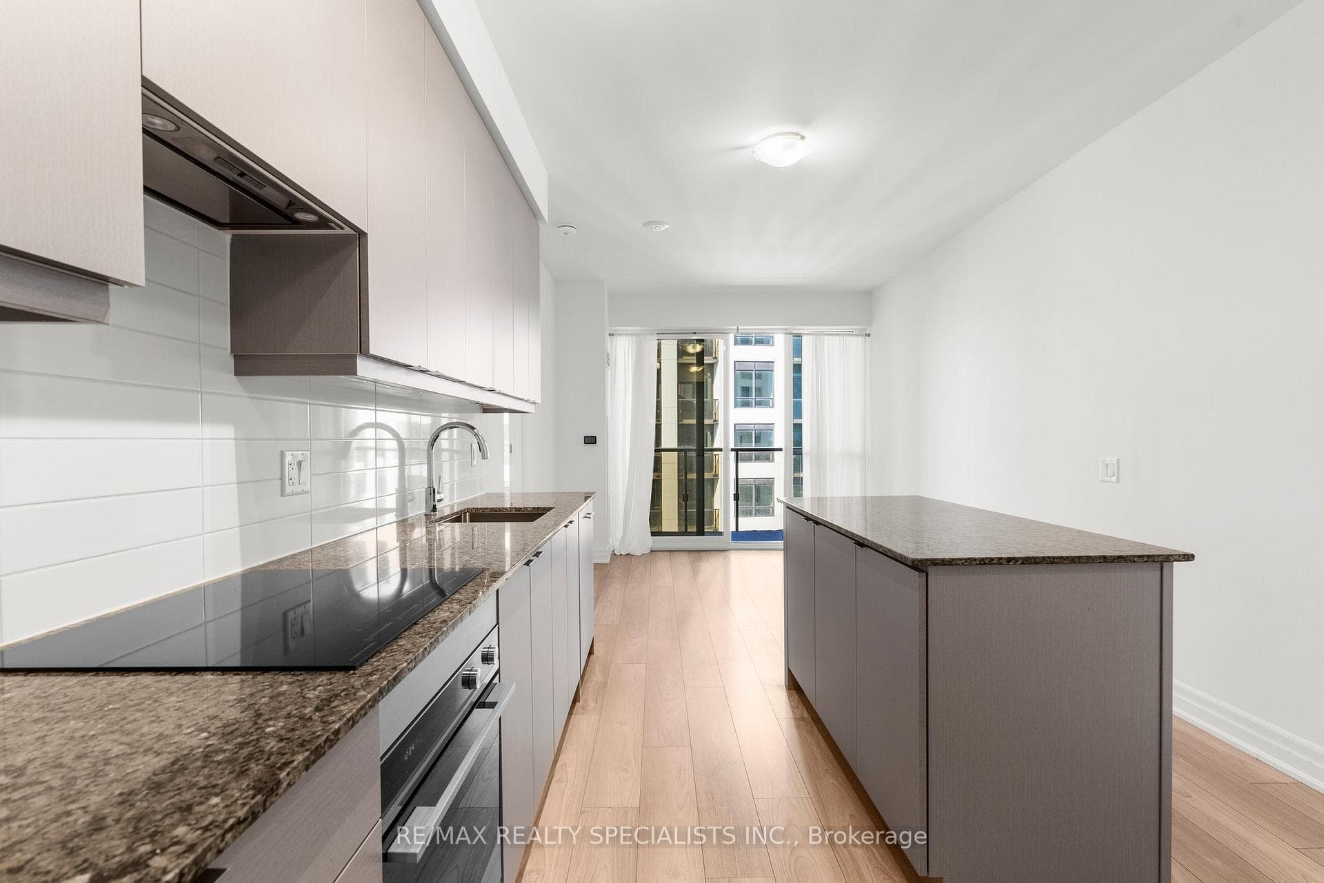 36 Elm Drive Unit 1002 photo 7