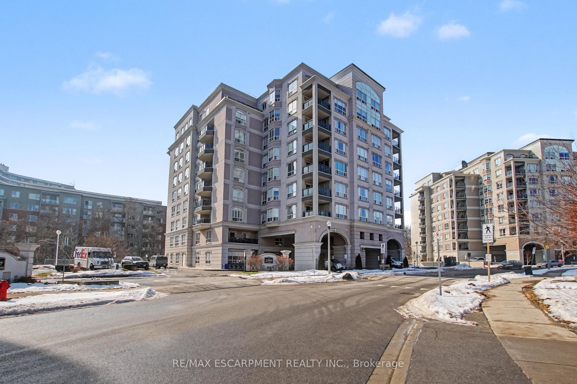 2000 Creekside Drive Unit 708 photo 2