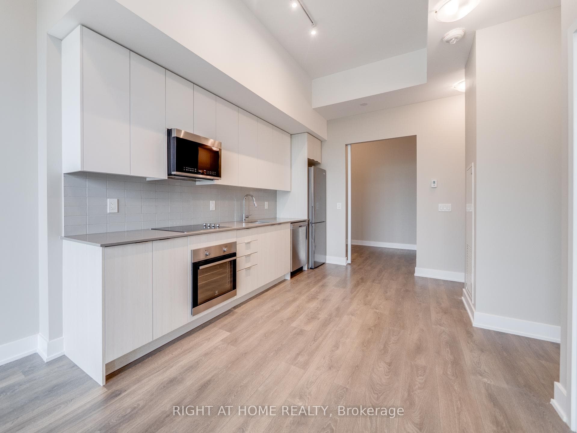 2489 Taunton Road Unit 223 photo 10