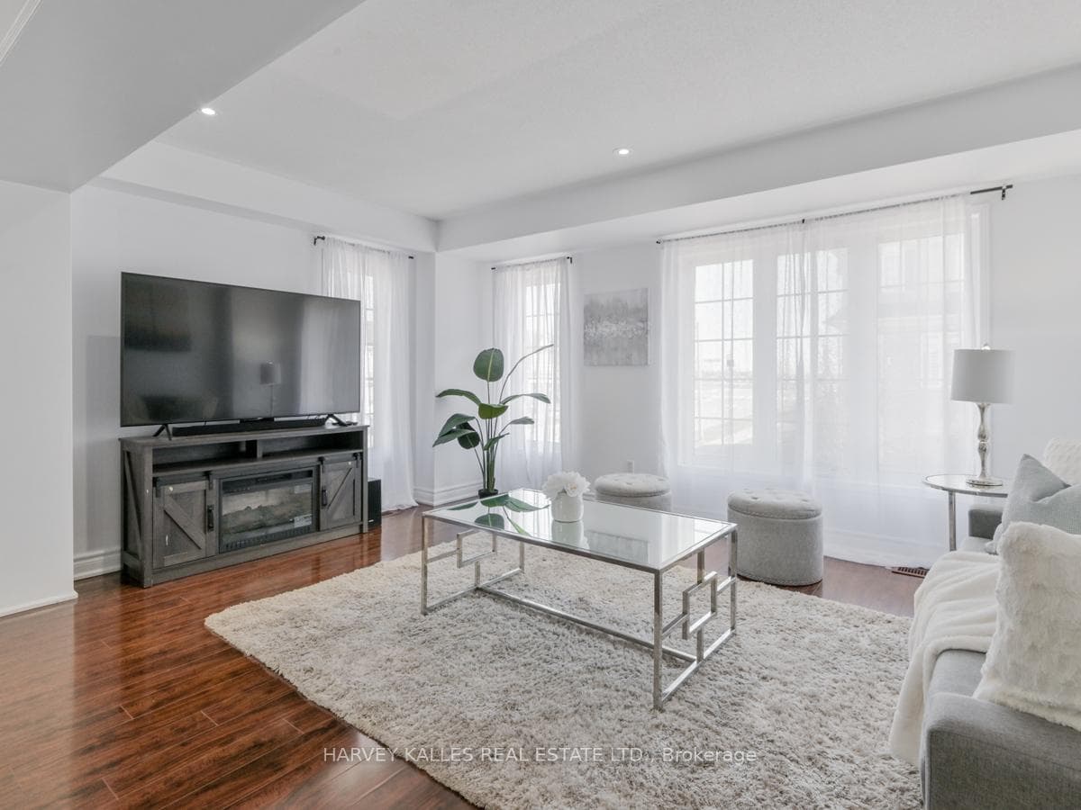 78 Oakins Lane photo 3