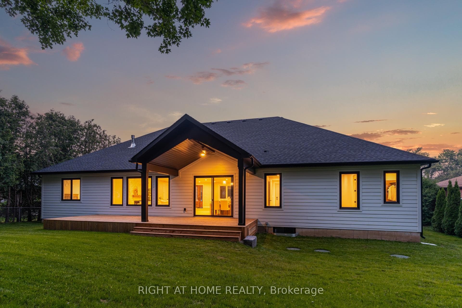 9 Maple Grove Road photo 36