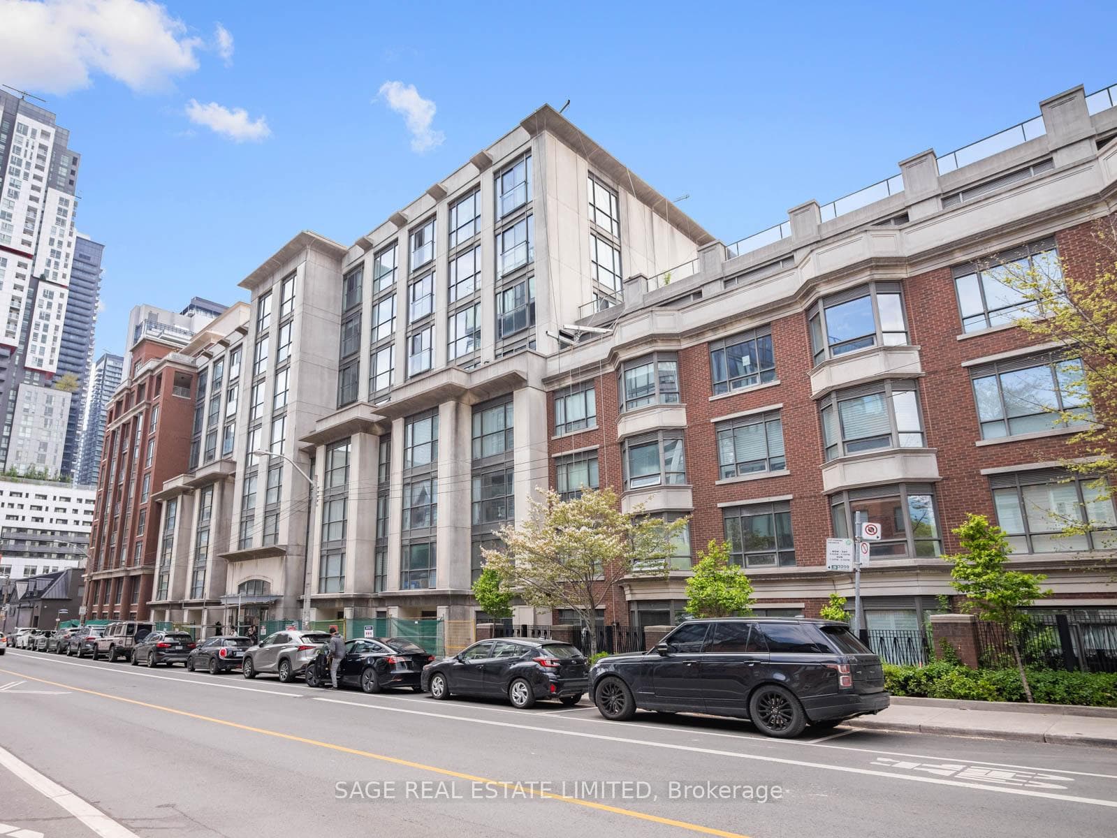18 Beverley Street Unit 209 photo 1