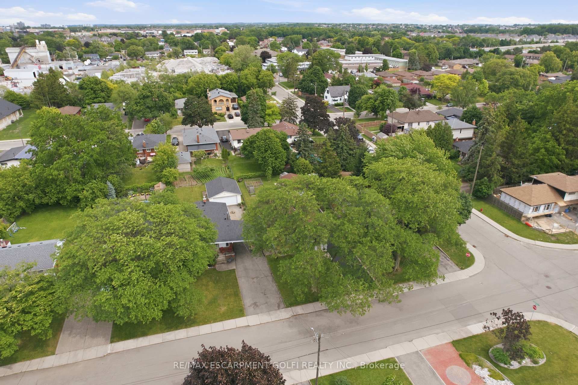 147 Manning Avenue photo 46