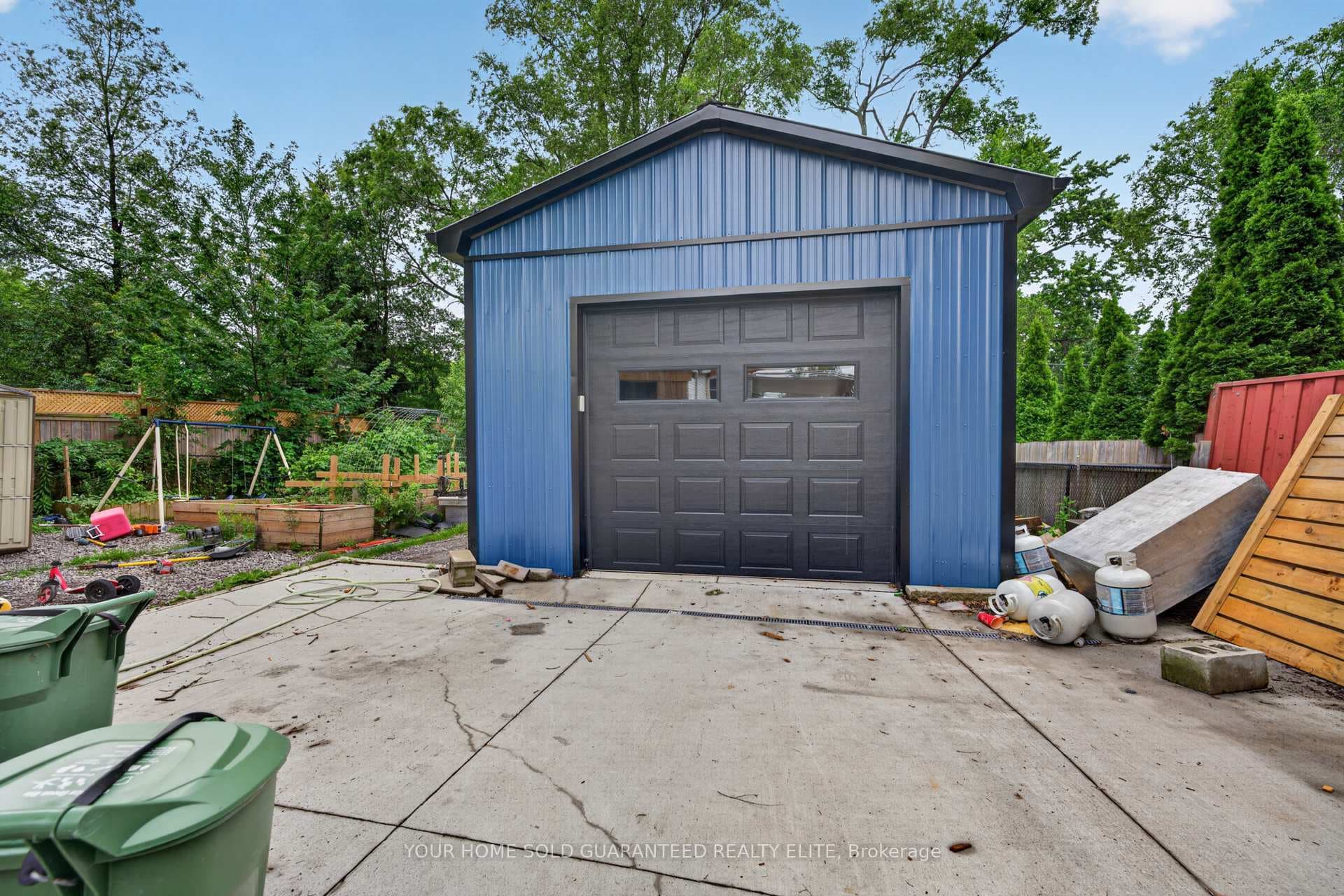 452 East 38th Street photo 8