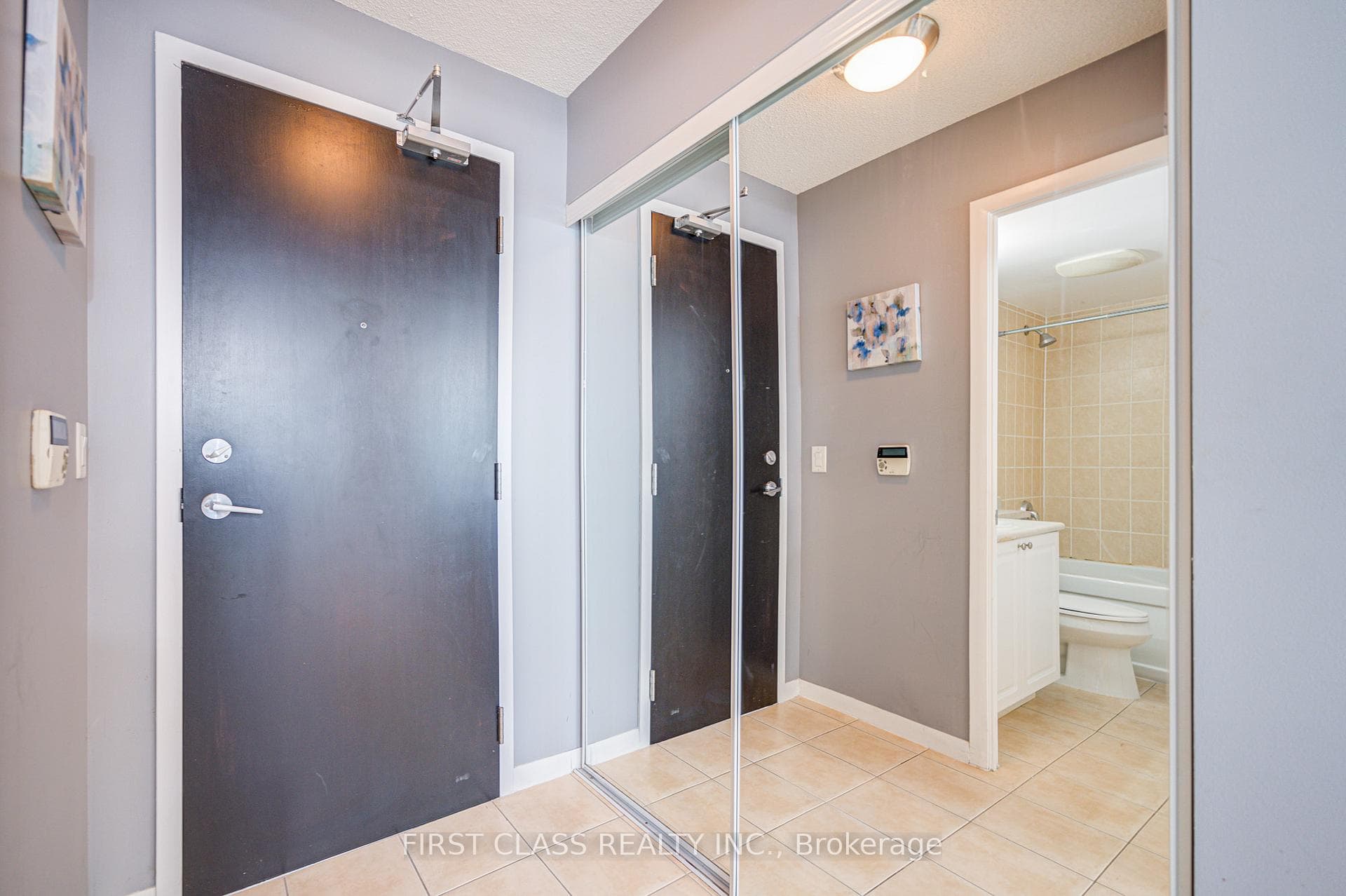 18 Yonge Street Unit 2204 photo 10