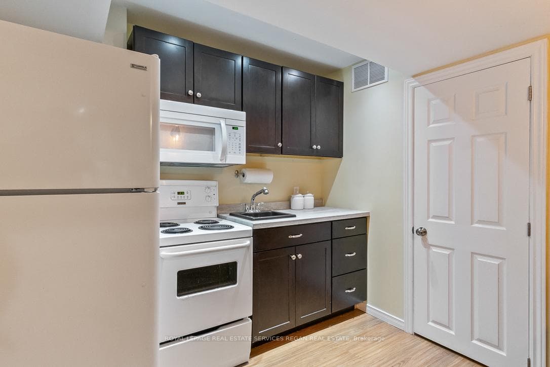 33 Zachary Drive photo 28