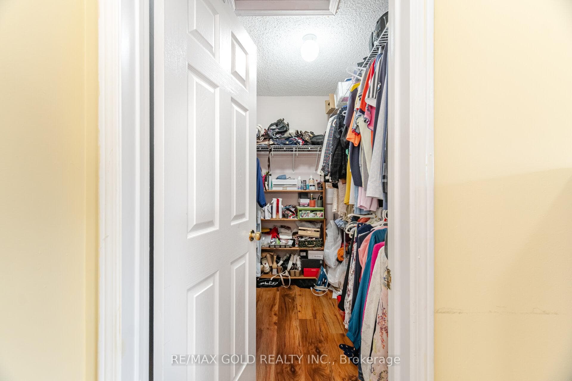 5352 BUSHELGROVE Circle photo 16