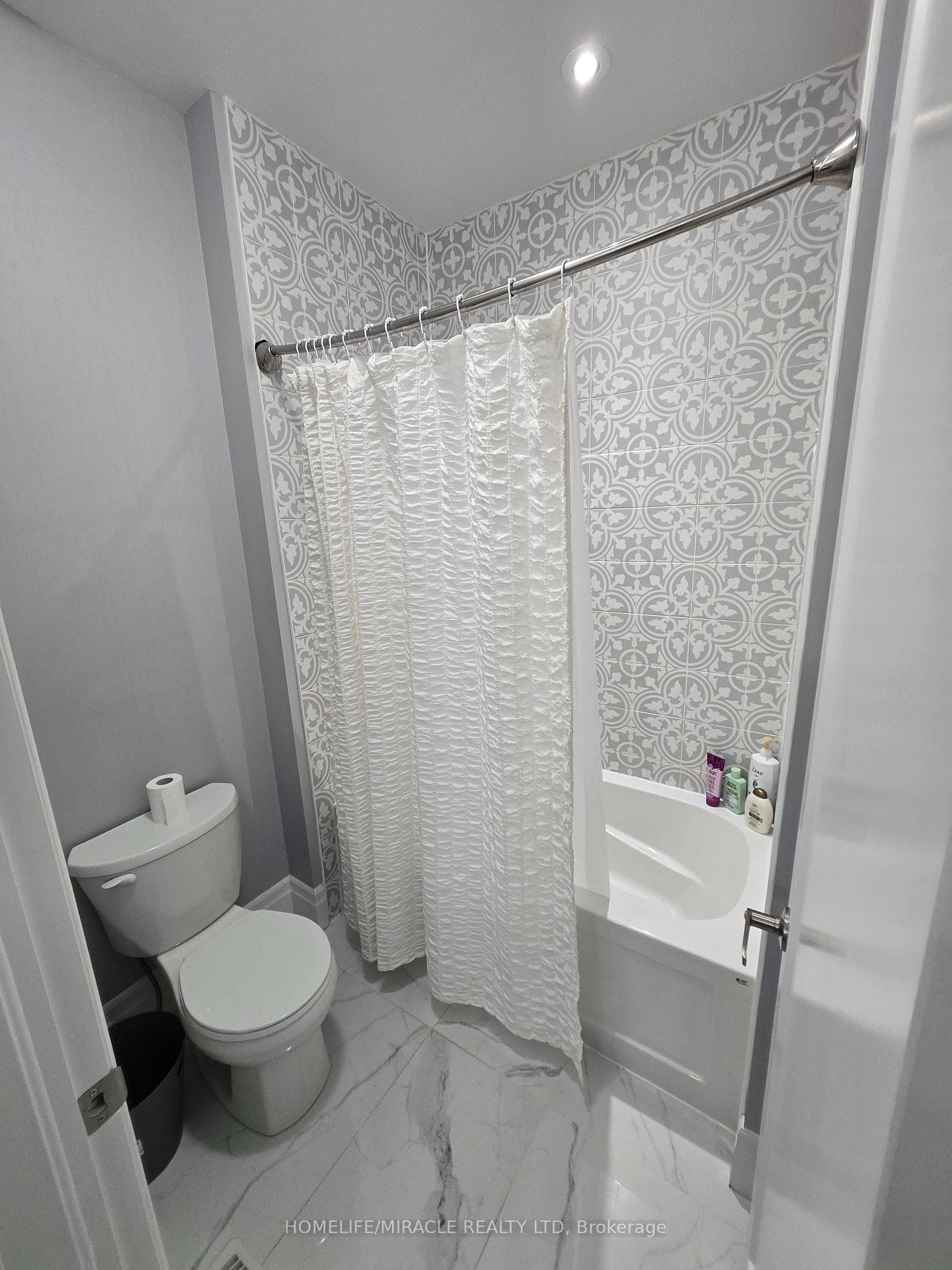 172 Freure Drive photo 40