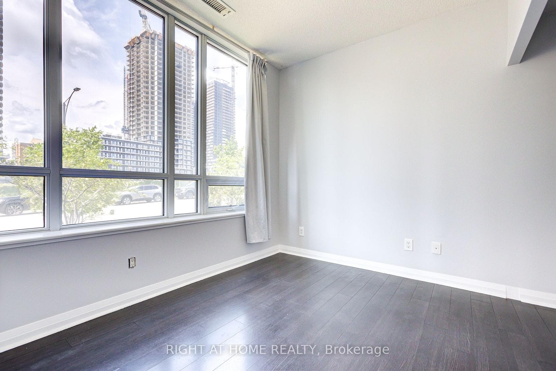 55 Eglinton Avenue Unit 101 photo 11