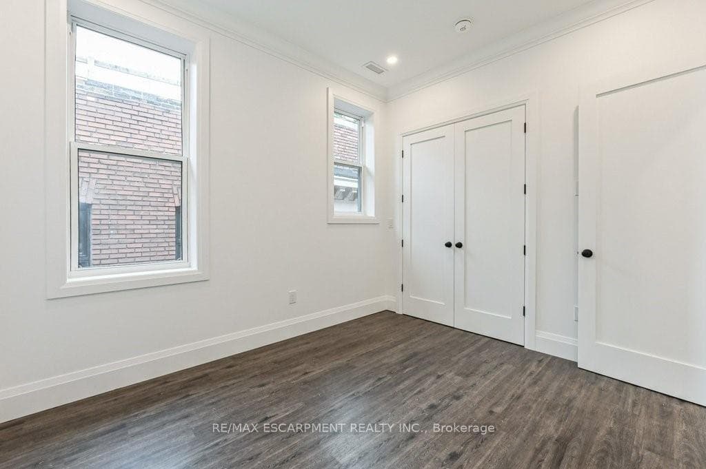 141 Macnab Street Unit B photo 21