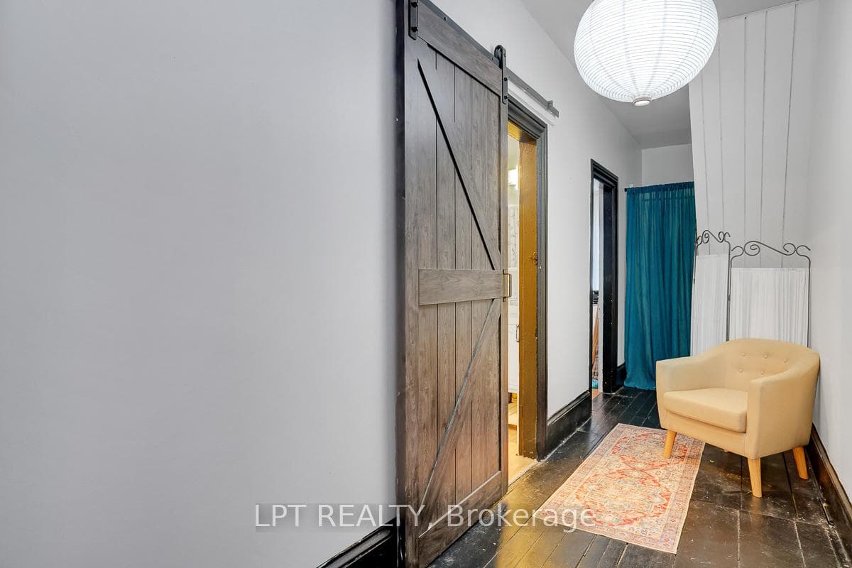 8197 Victoria Street photo 38