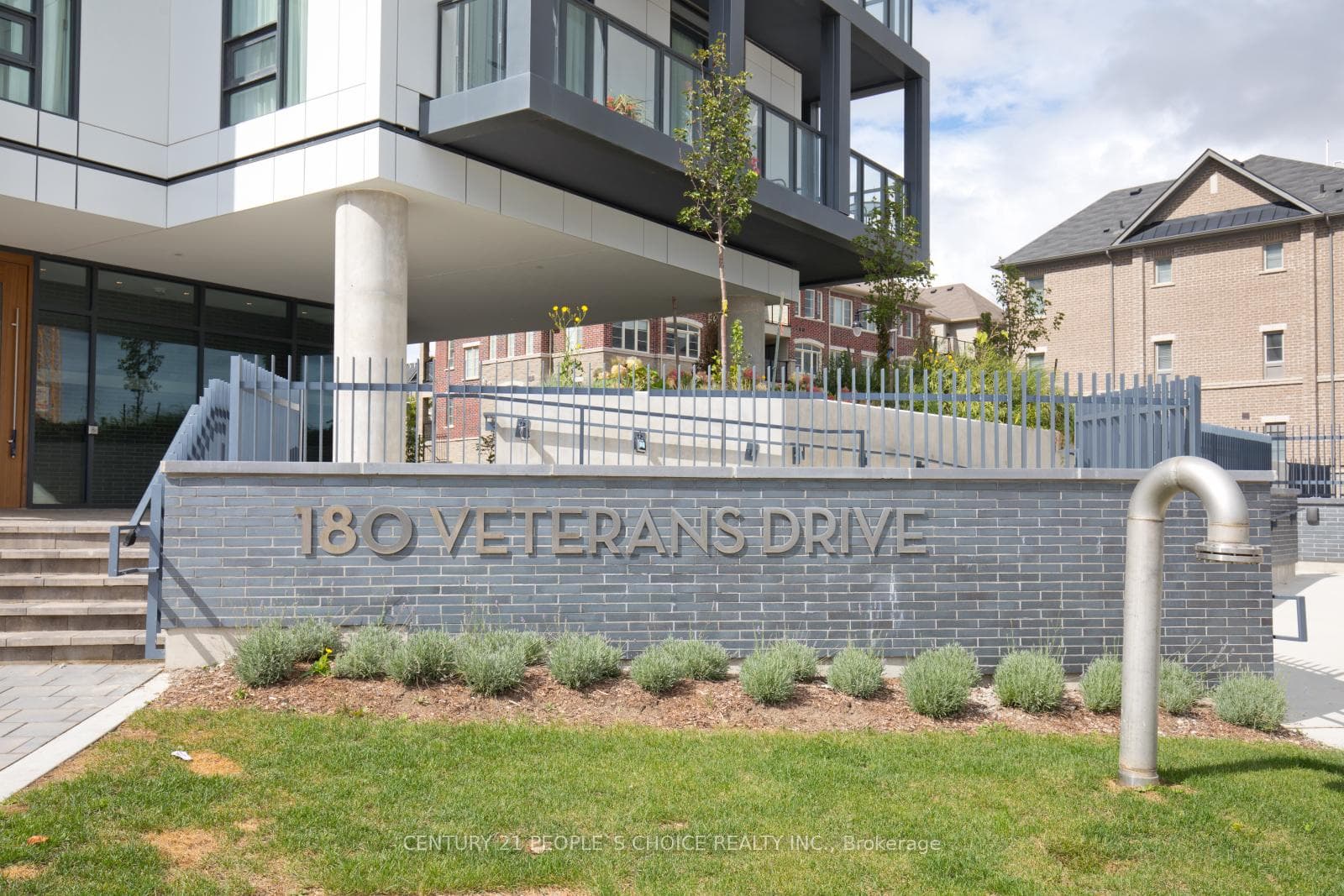 180 Veterans Drive Unit 302 photo 3