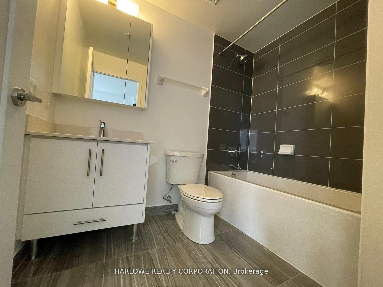 95 Oneida Crescent Unit 1203 photo 4