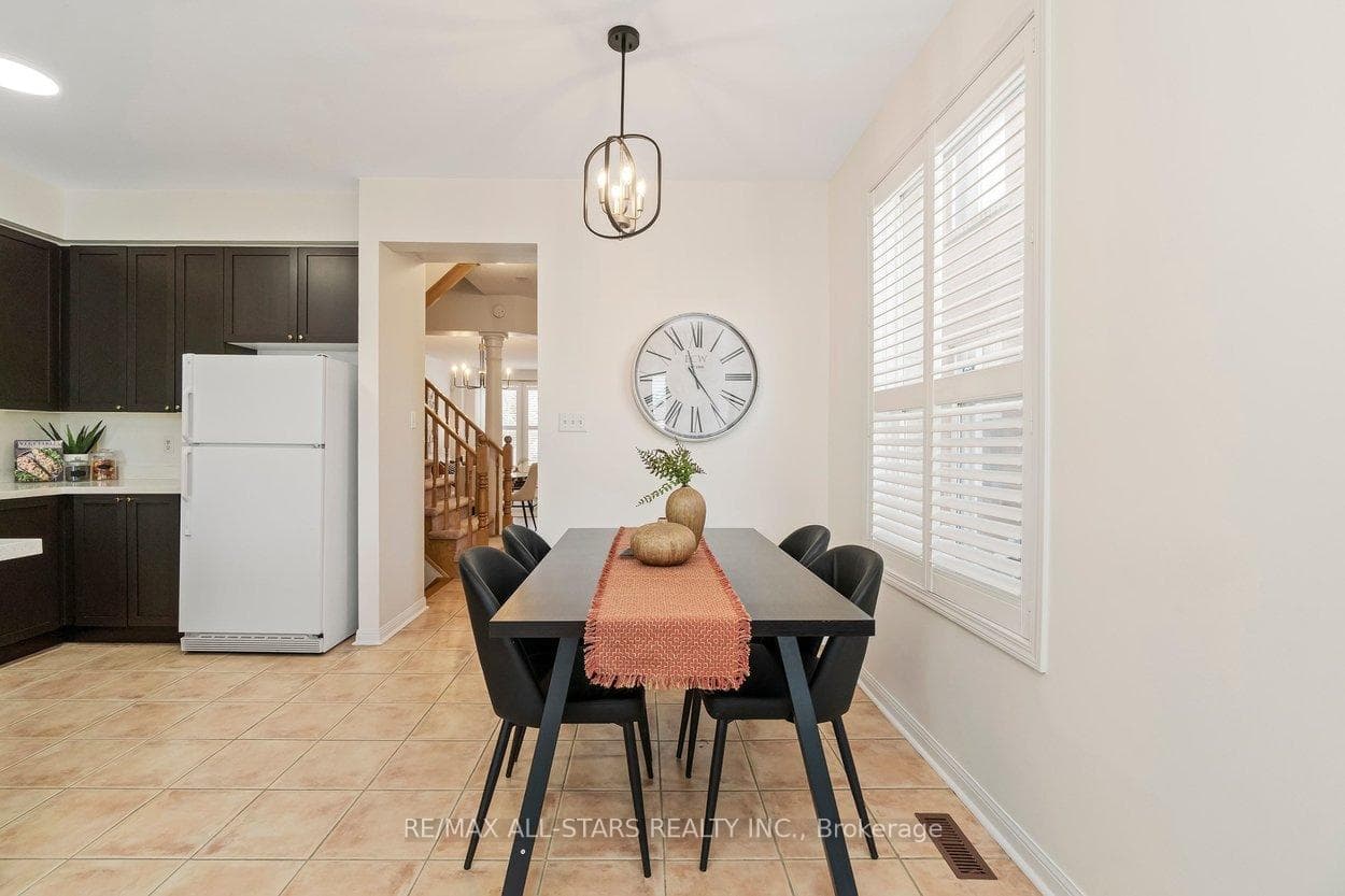 33 Christian Reesor Park Avenue photo 18