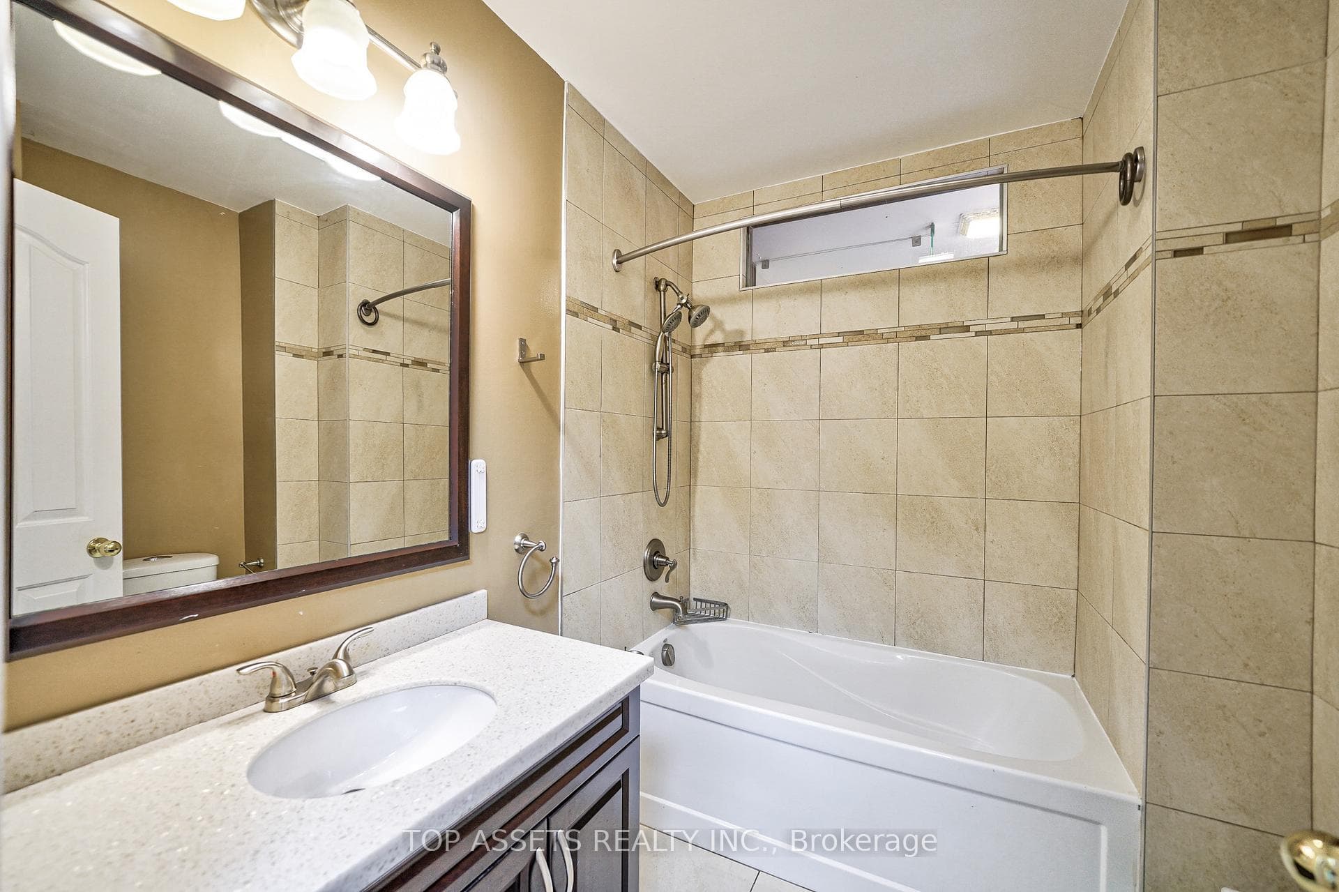 48 Highview Crescent photo 20