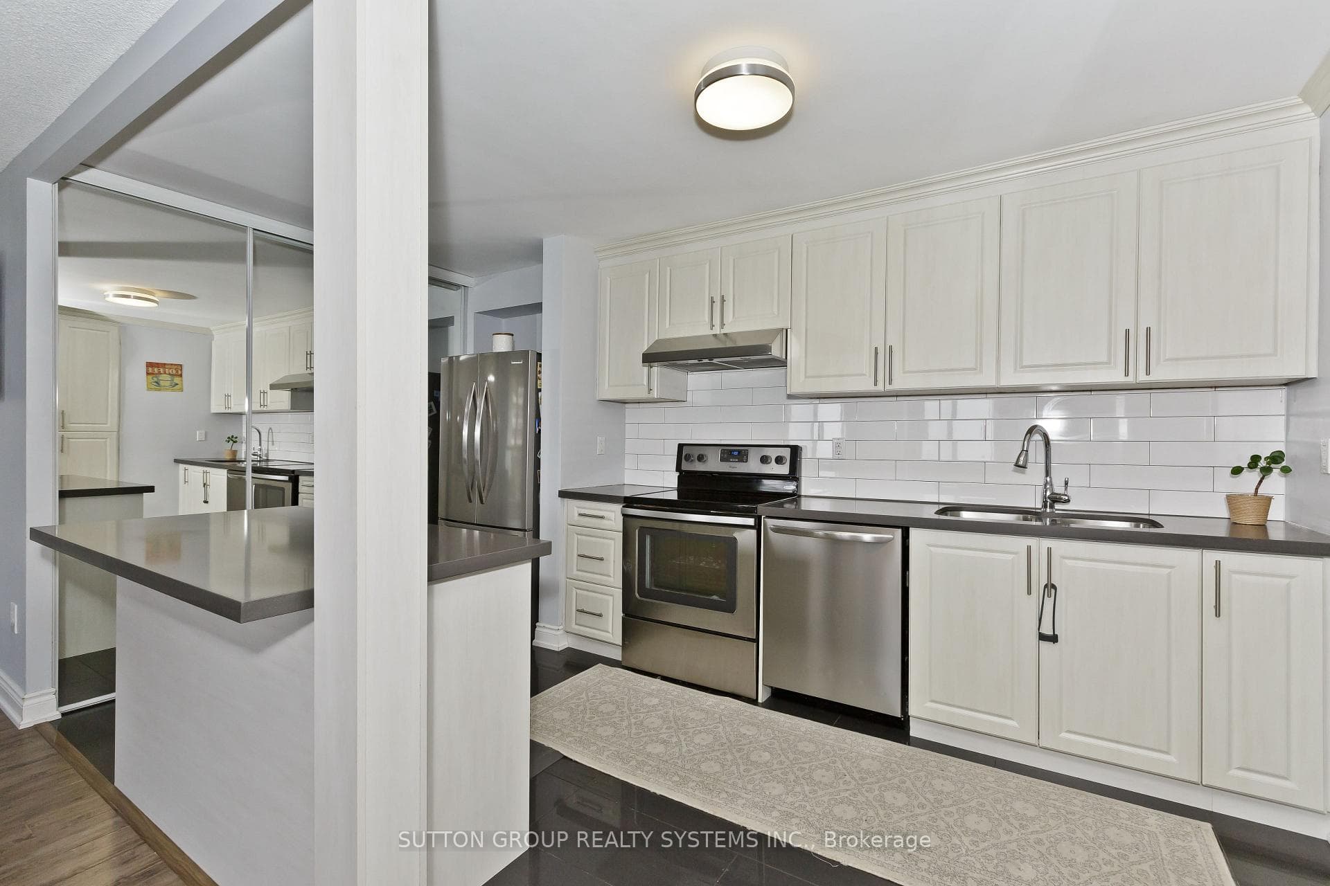 1320 Mississauga Valley Boulevard Unit #915 photo 5