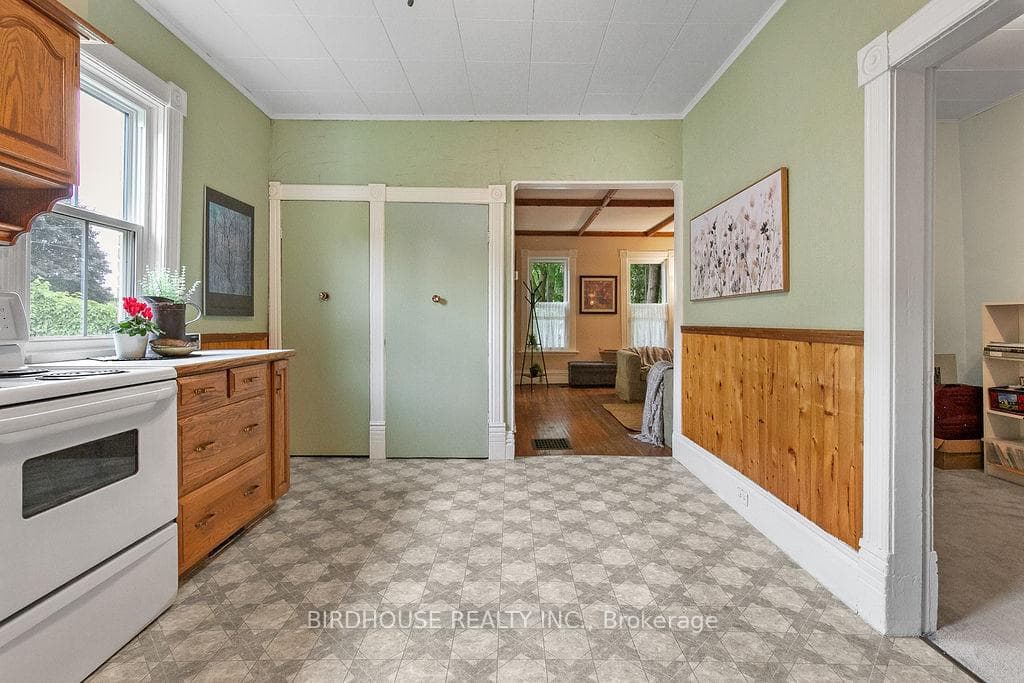 50 Huron Street photo 8