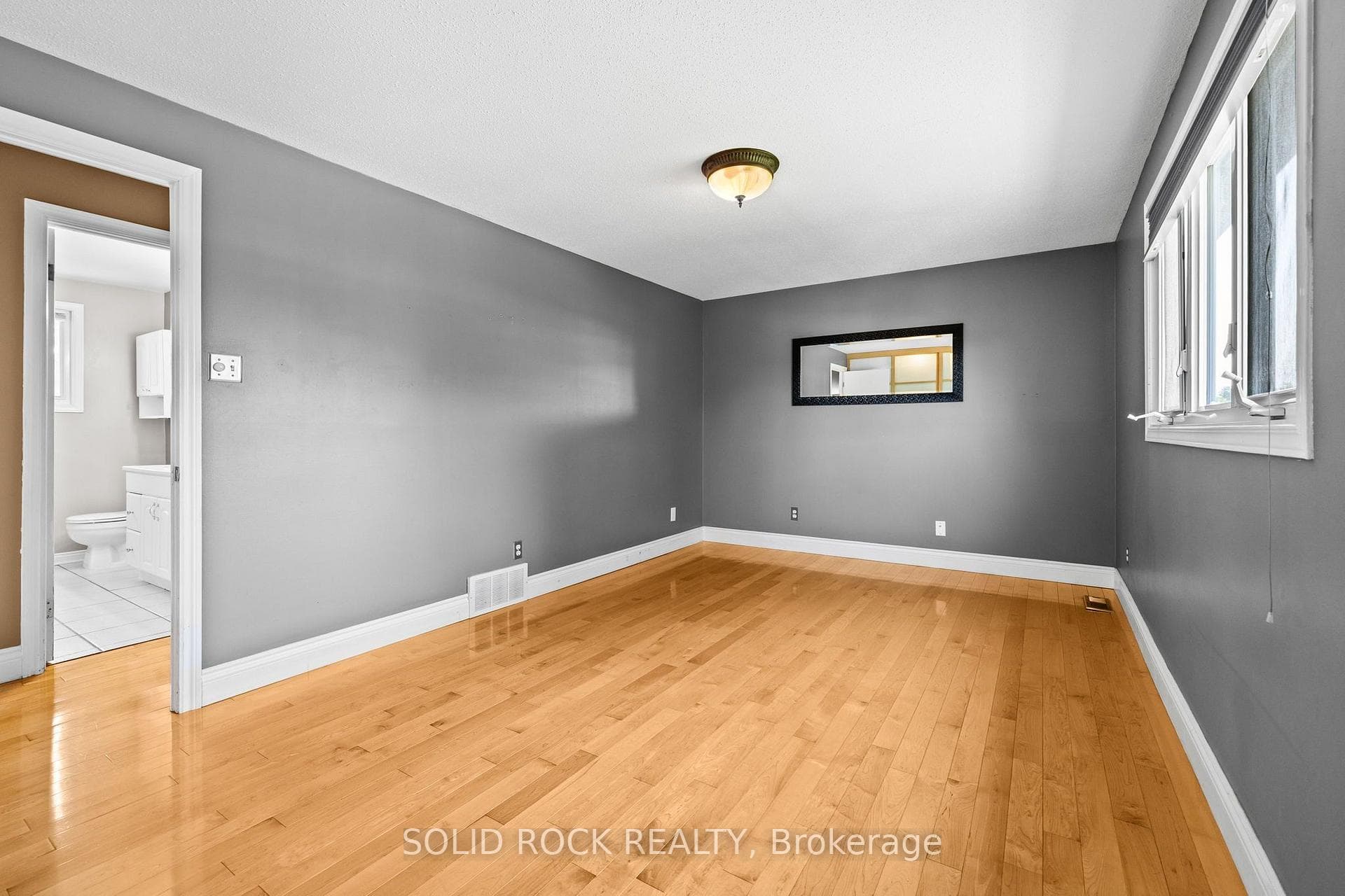 1631 Charbonneau Street photo 30