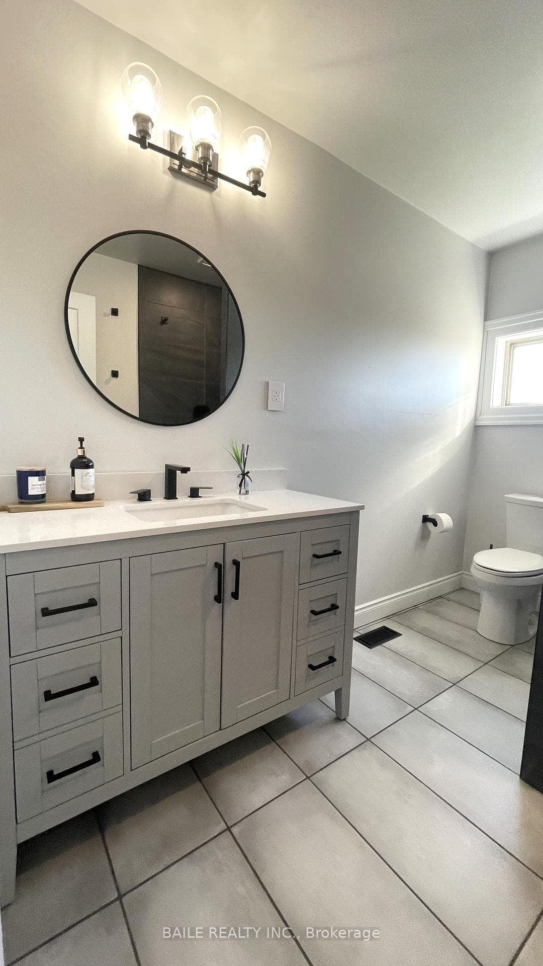 3 pc bath - Main Floor
