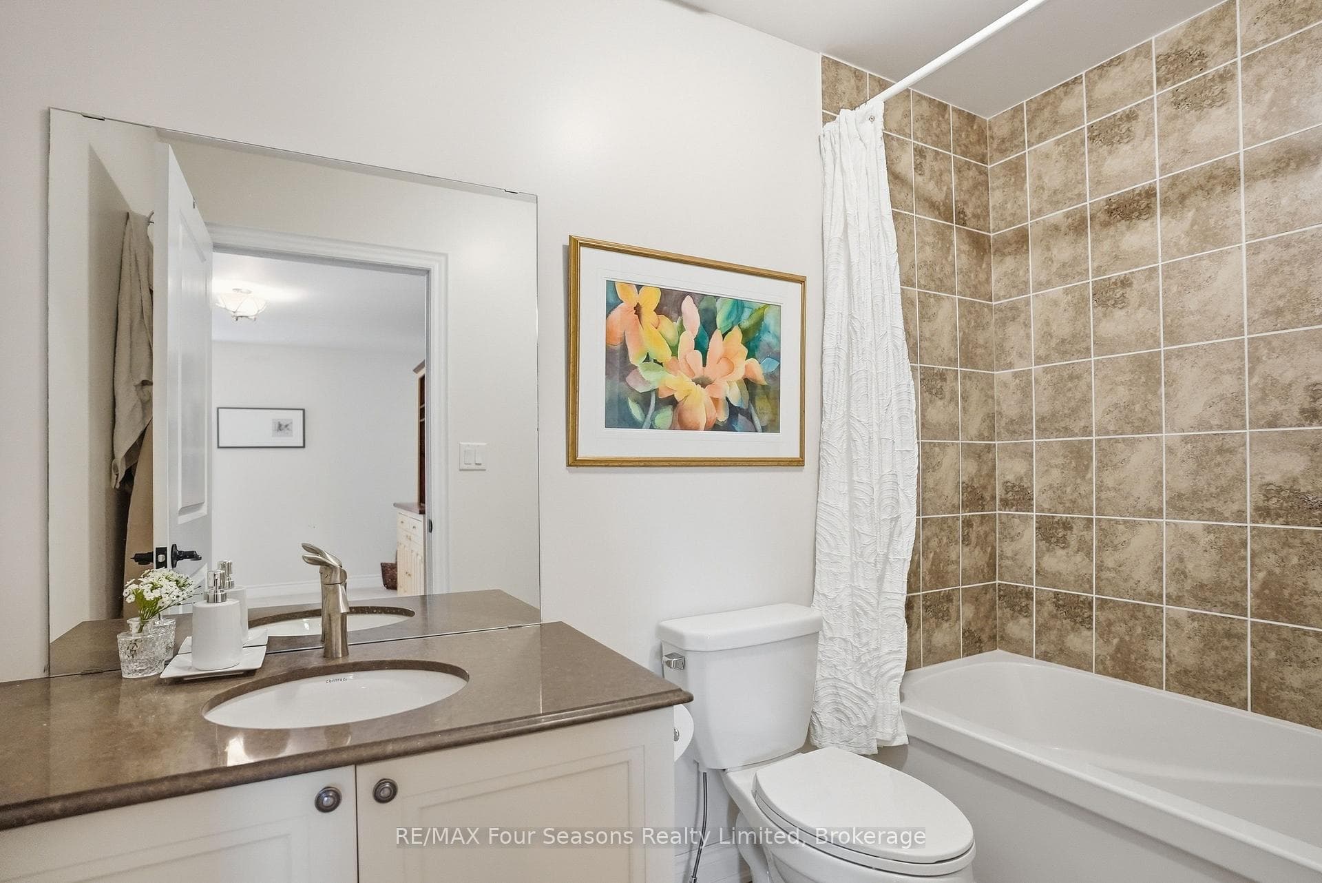 Bathroom - Upper