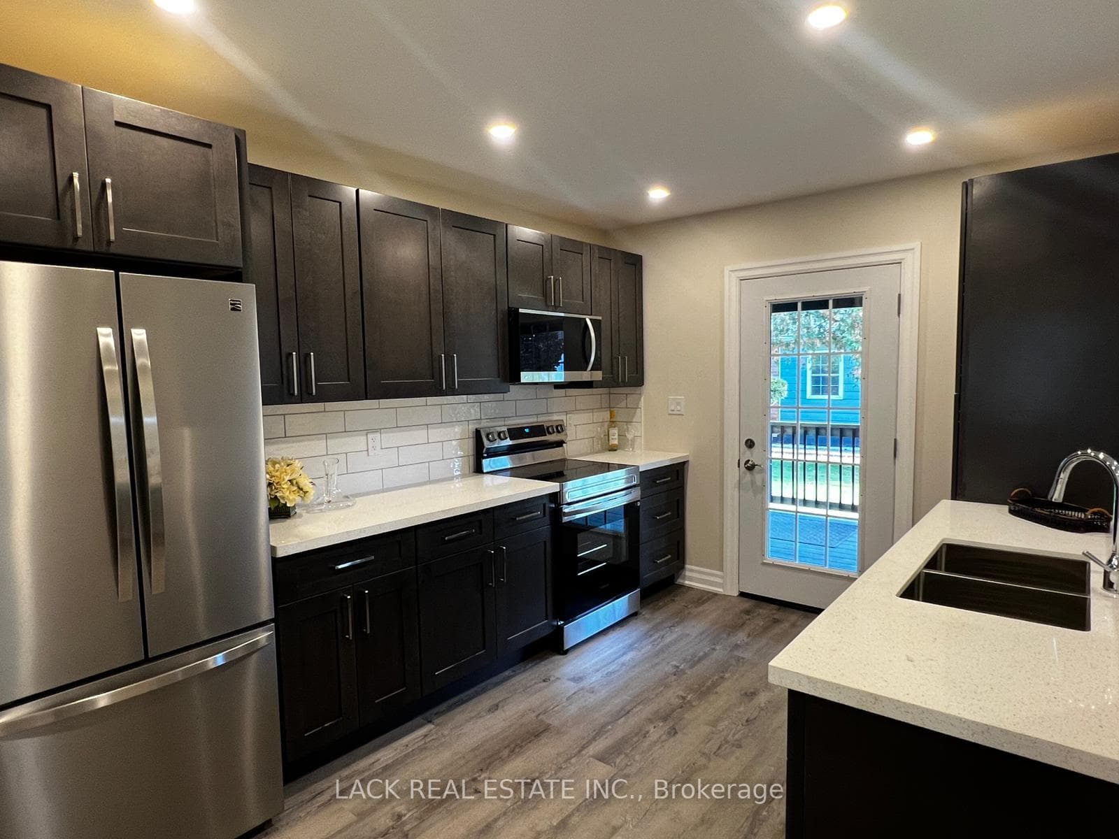 Brand new appliances included