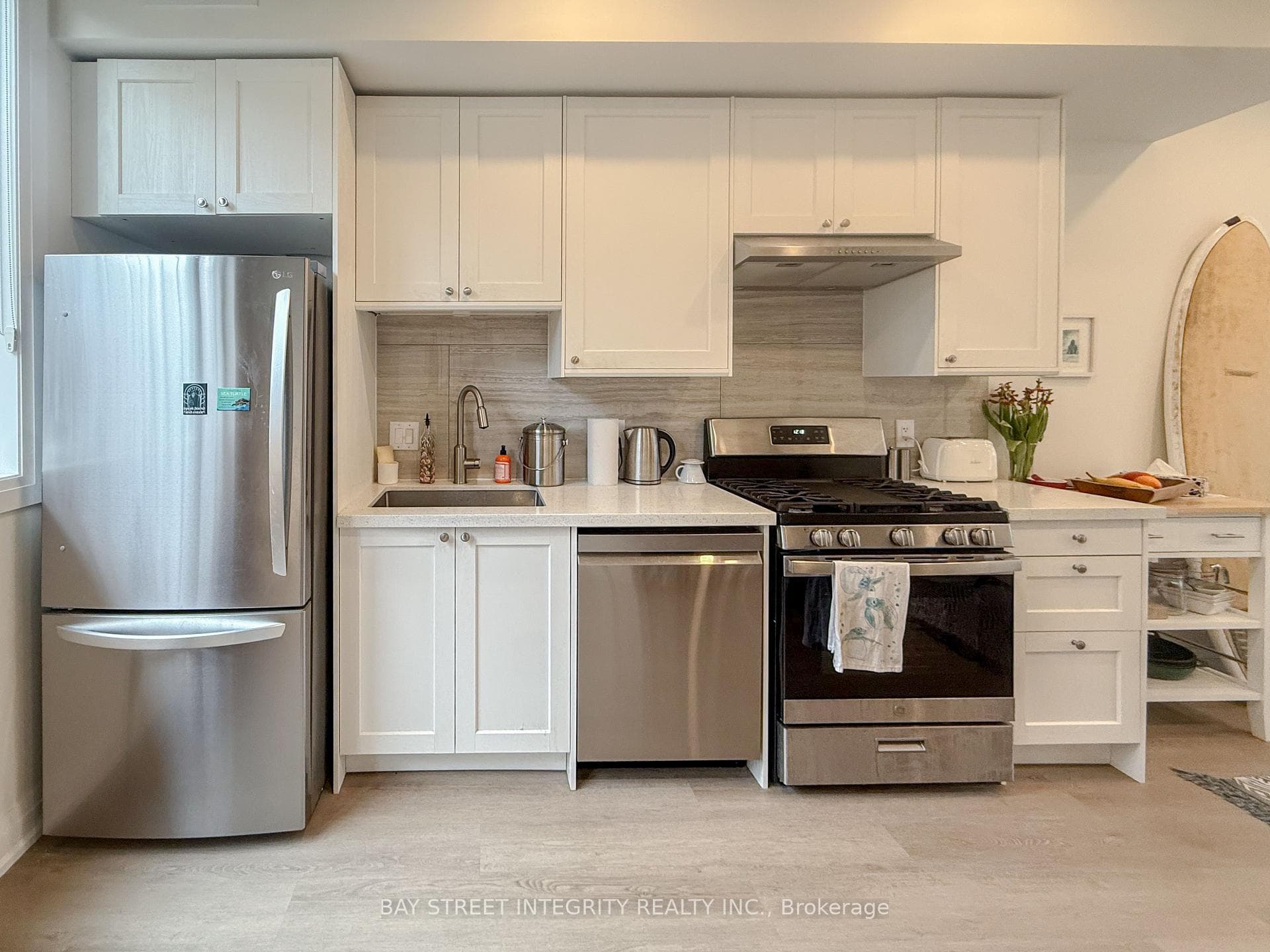 598 Crawford Street Unit Laneway photo 7