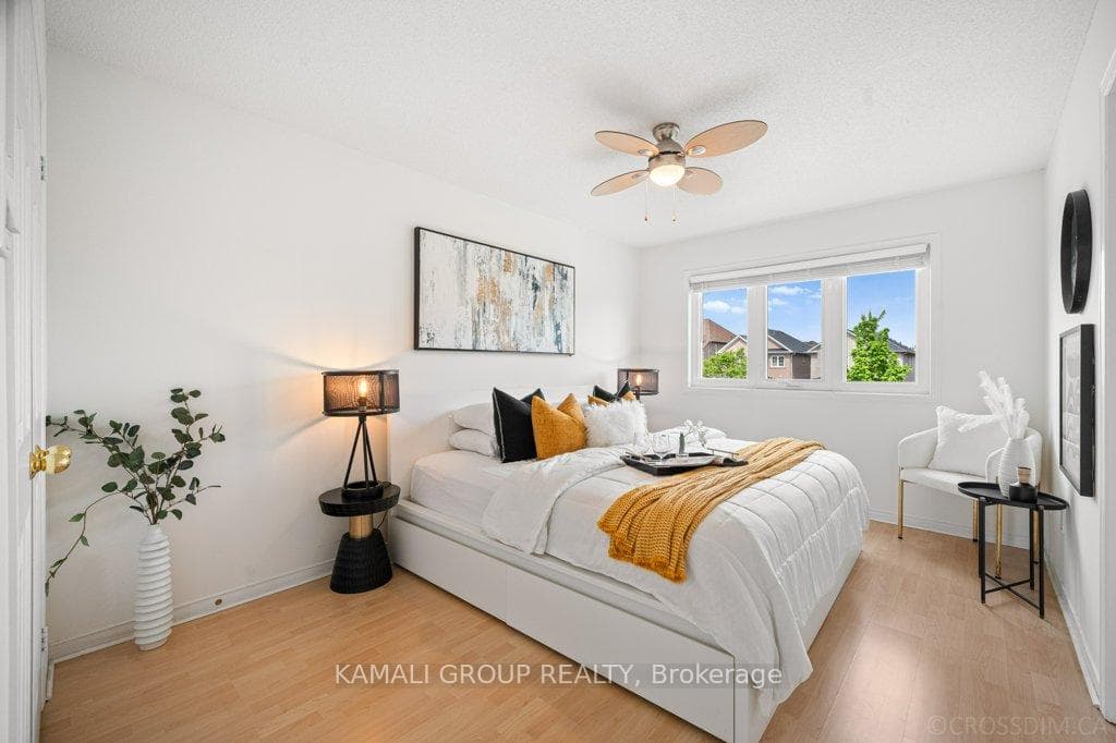 32 Elena Crescent photo 17