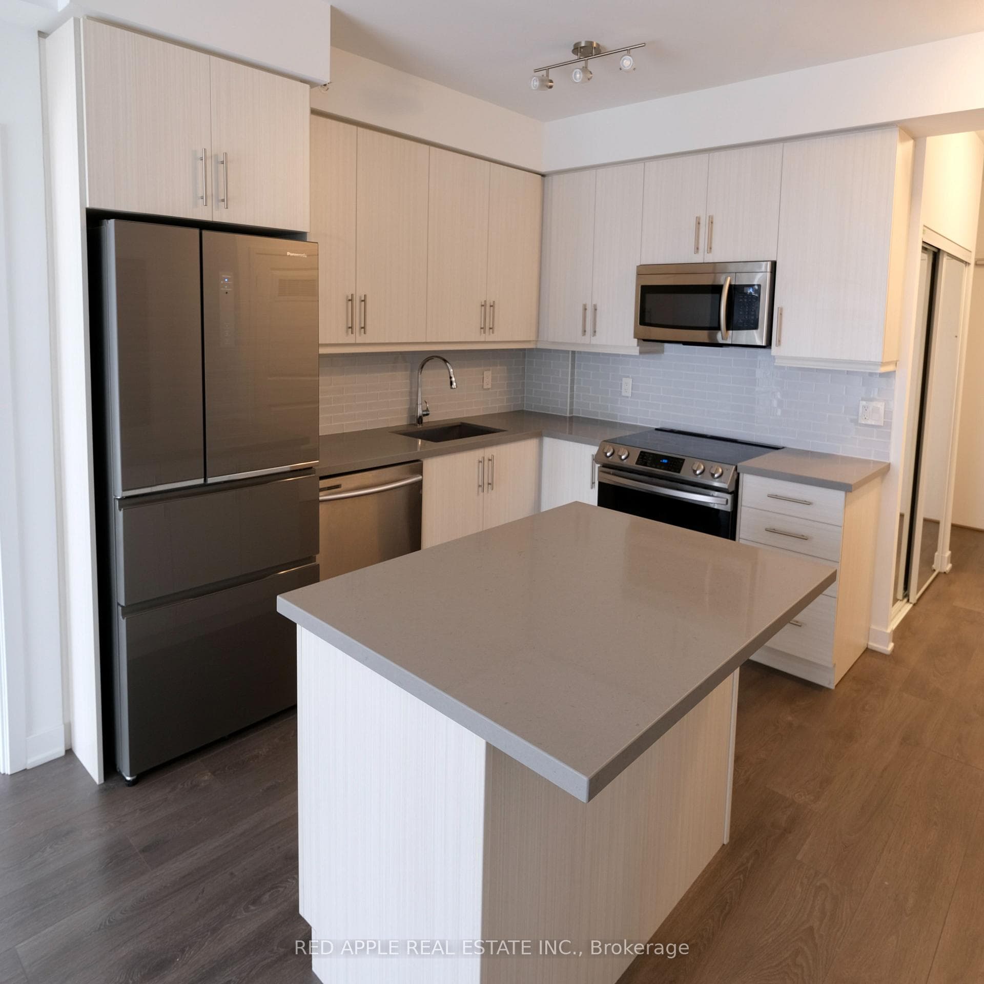 75 Oneida Crescent Unit 612 photo 2