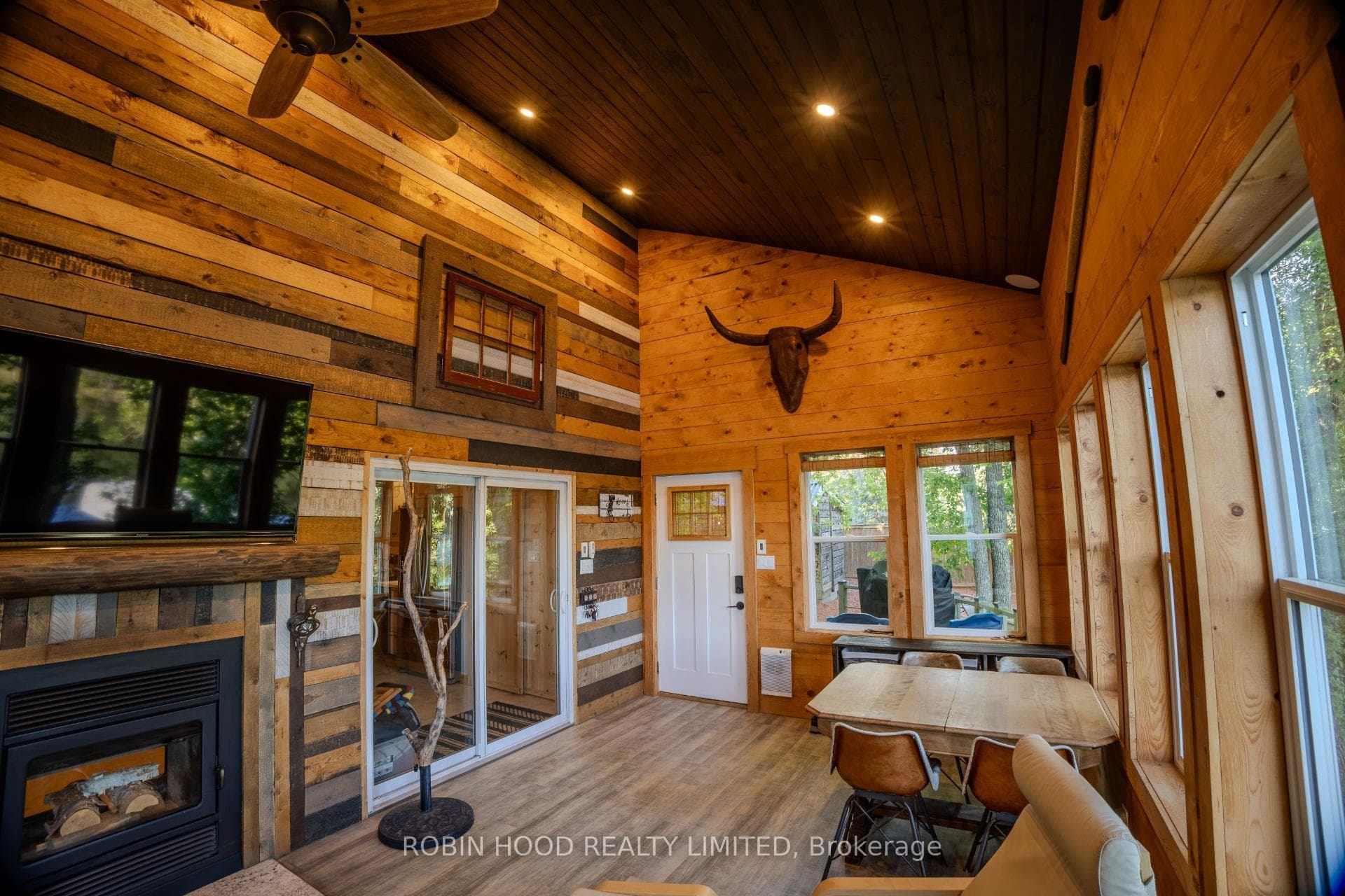 863 Essex Road photo 5