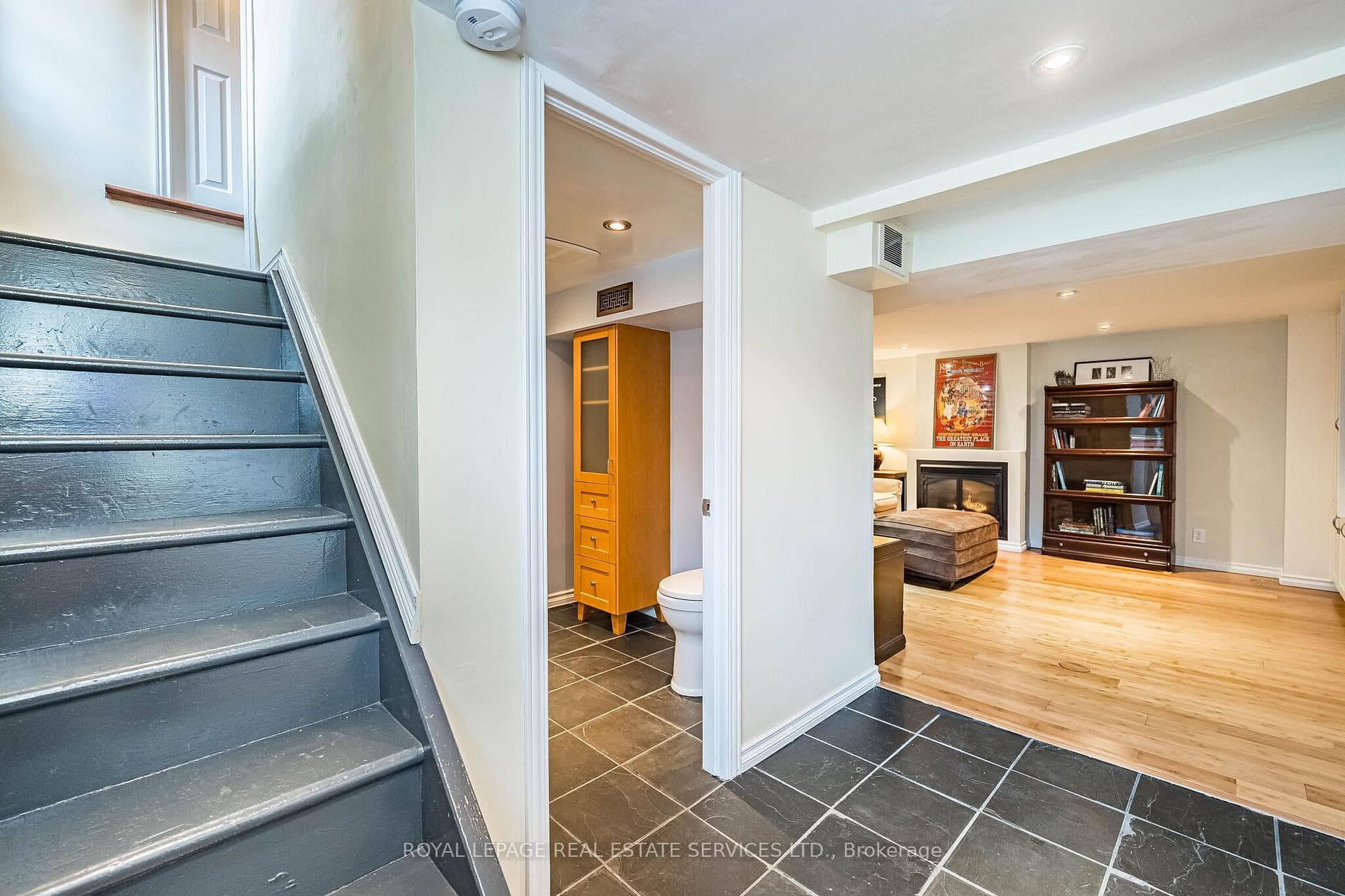 51 Wellington Street photo 33