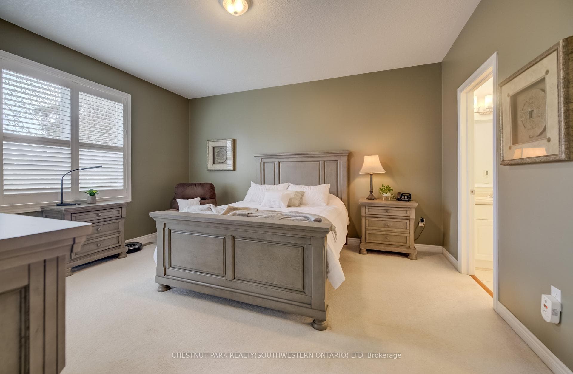 560 Springwater Drive photo 19