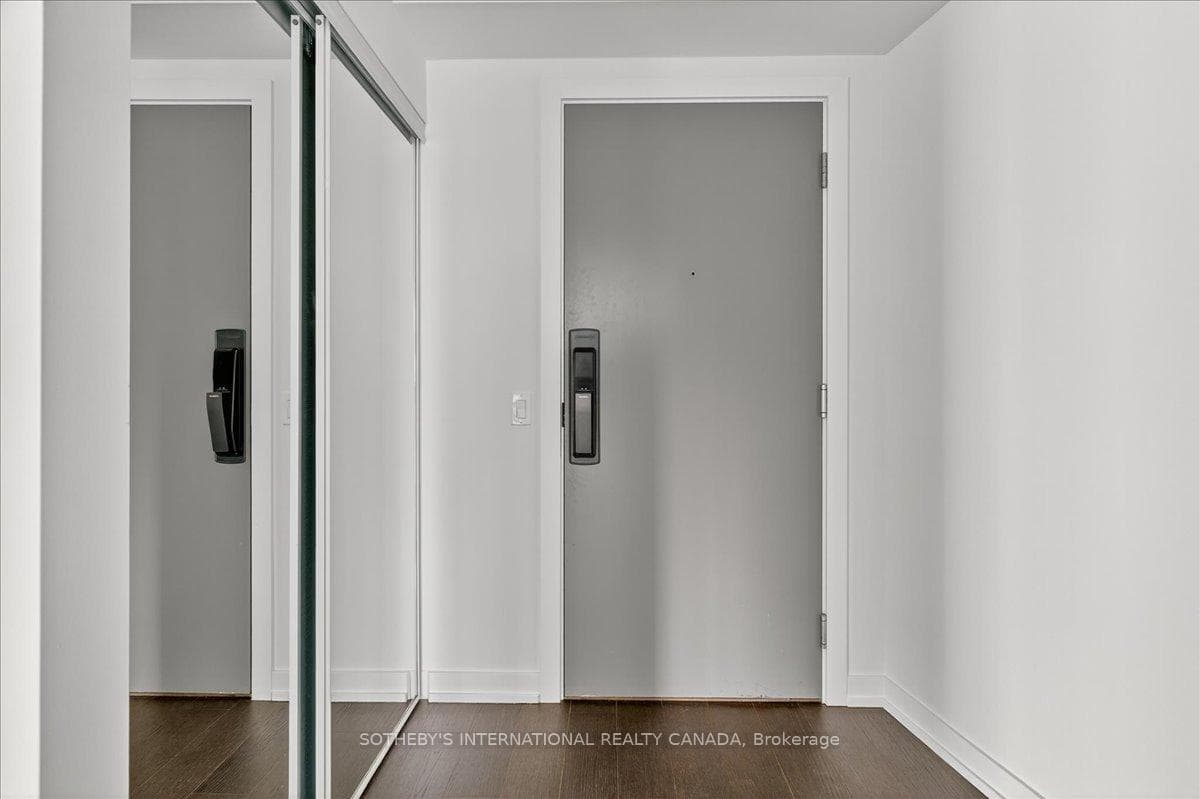 10 York Street Unit 2105 photo 44