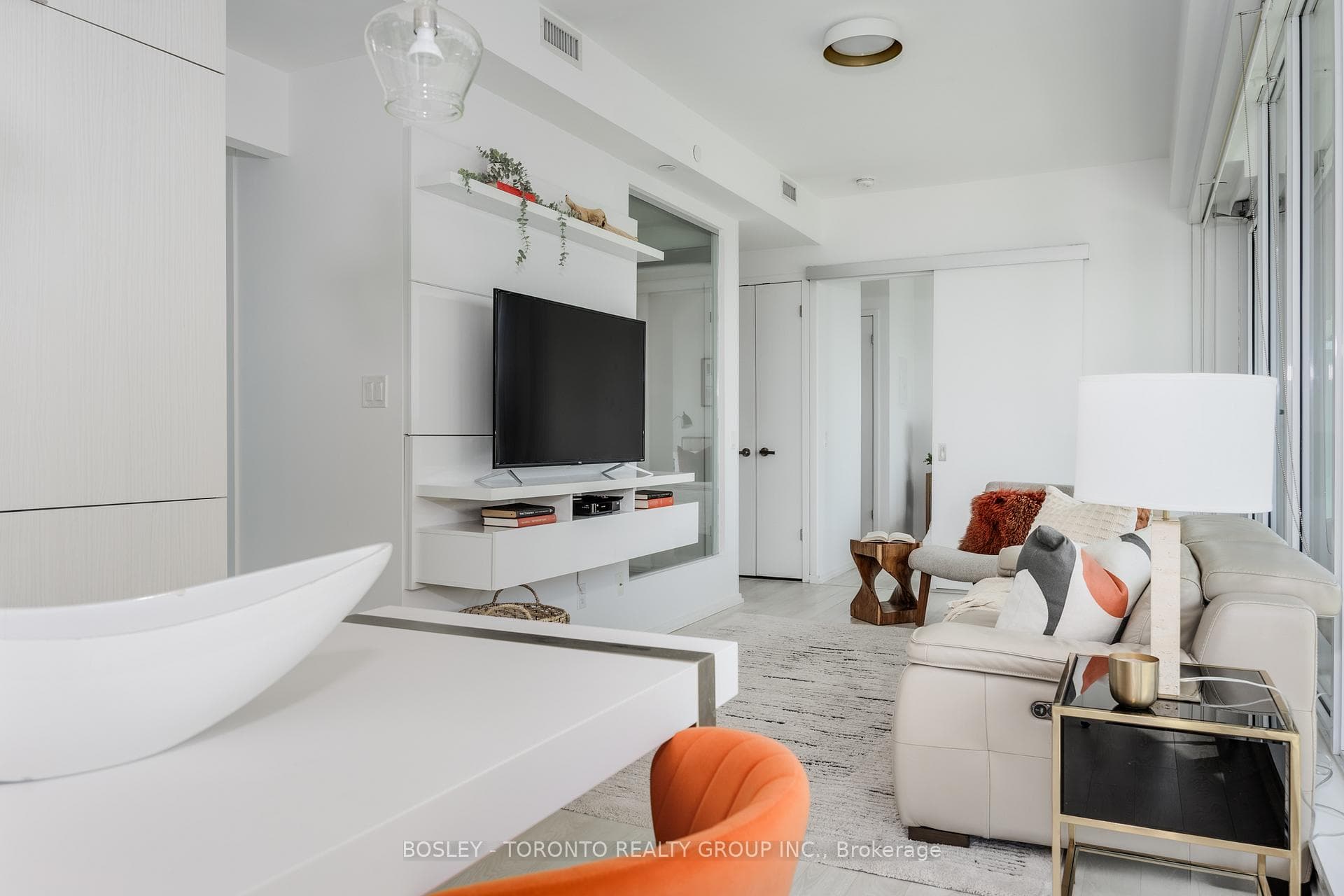 197 Yonge Street Unit 3909 photo 15