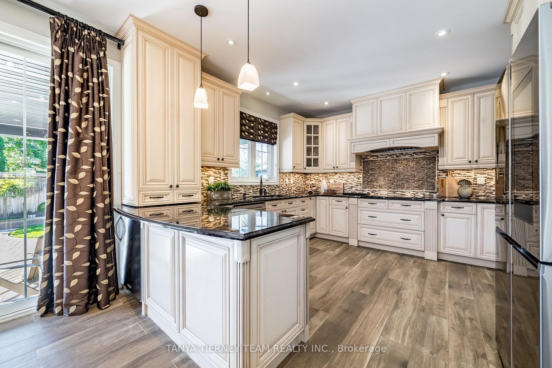 65 Bellhouse Place photo 8