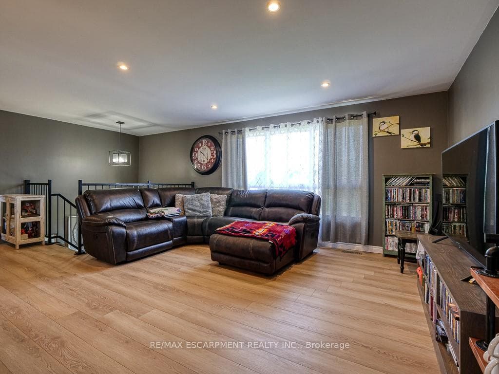 4 Rosemarie Boulevard photo 14